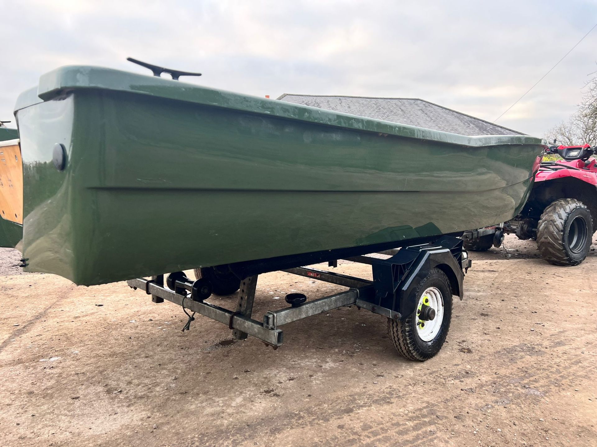 RIGFLEX AQUAPECHE 370 BOAT ON INDESPENSION MERIT SINGLE AXEL SPORT BOAT TRAILER WITH WINCH *PLUS VAT - Image 10 of 13