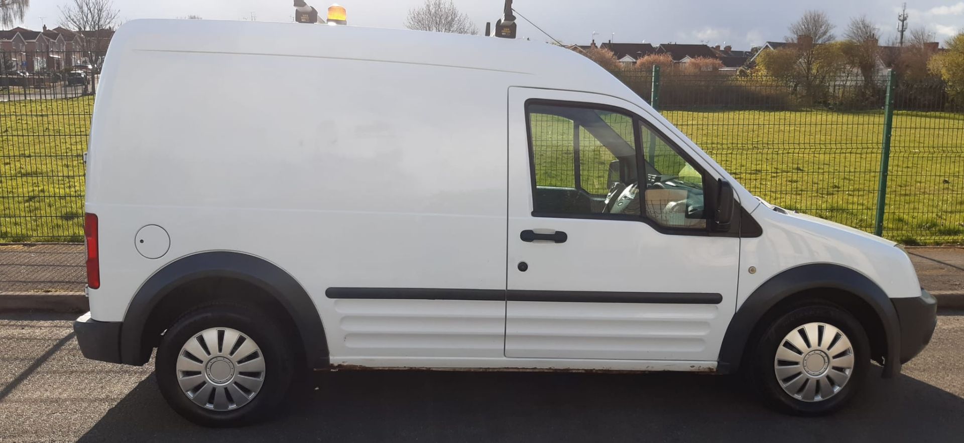 2010/59 FORD CONNECT HIGH TOP 90 T230 WHITE PANEL VAN, 166K MILES *NO VAT* - Image 7 of 15