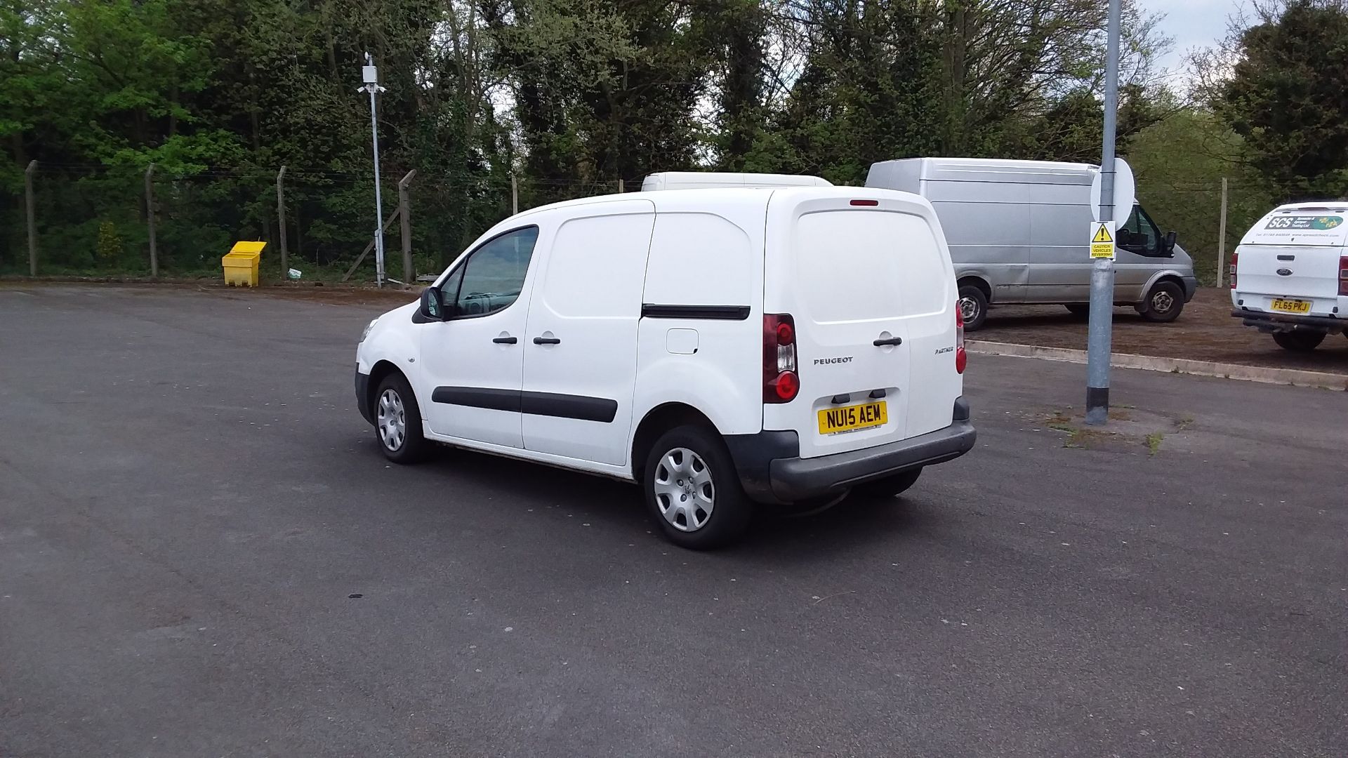 2015 PEUGEOT PARTNER L1 DIESEL 850 S 1.6 HDI 92 WHITE 5 DOOR PANEL VAN *PLUS VAT* - Image 5 of 14