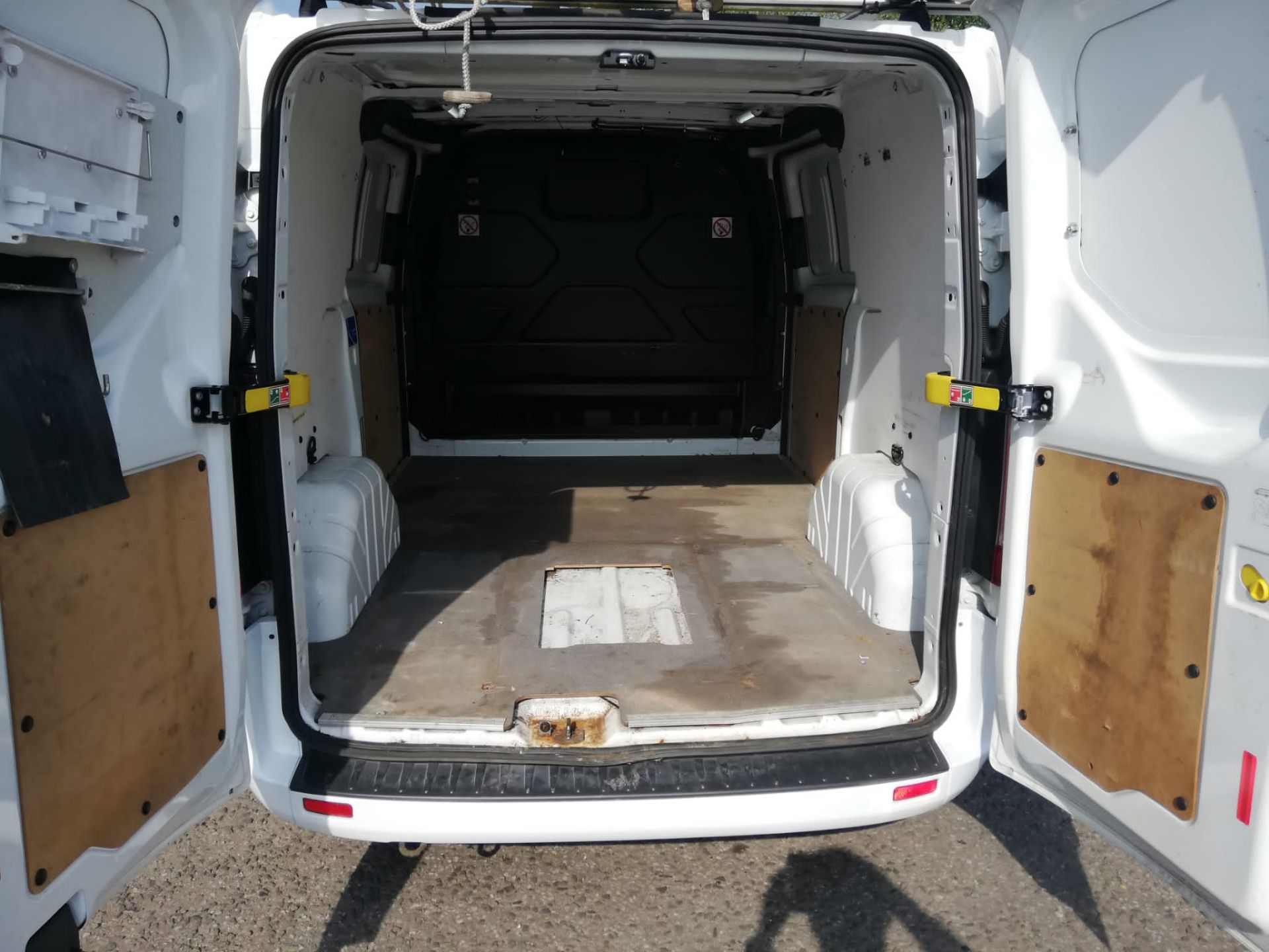 2016 FORD TRANSIT CUSTOM 310 ECO-TECH WHITE PANEL VAN, 52,000 MILES, FULL SERVICE HISTORY *PLUS VAT* - Image 8 of 9