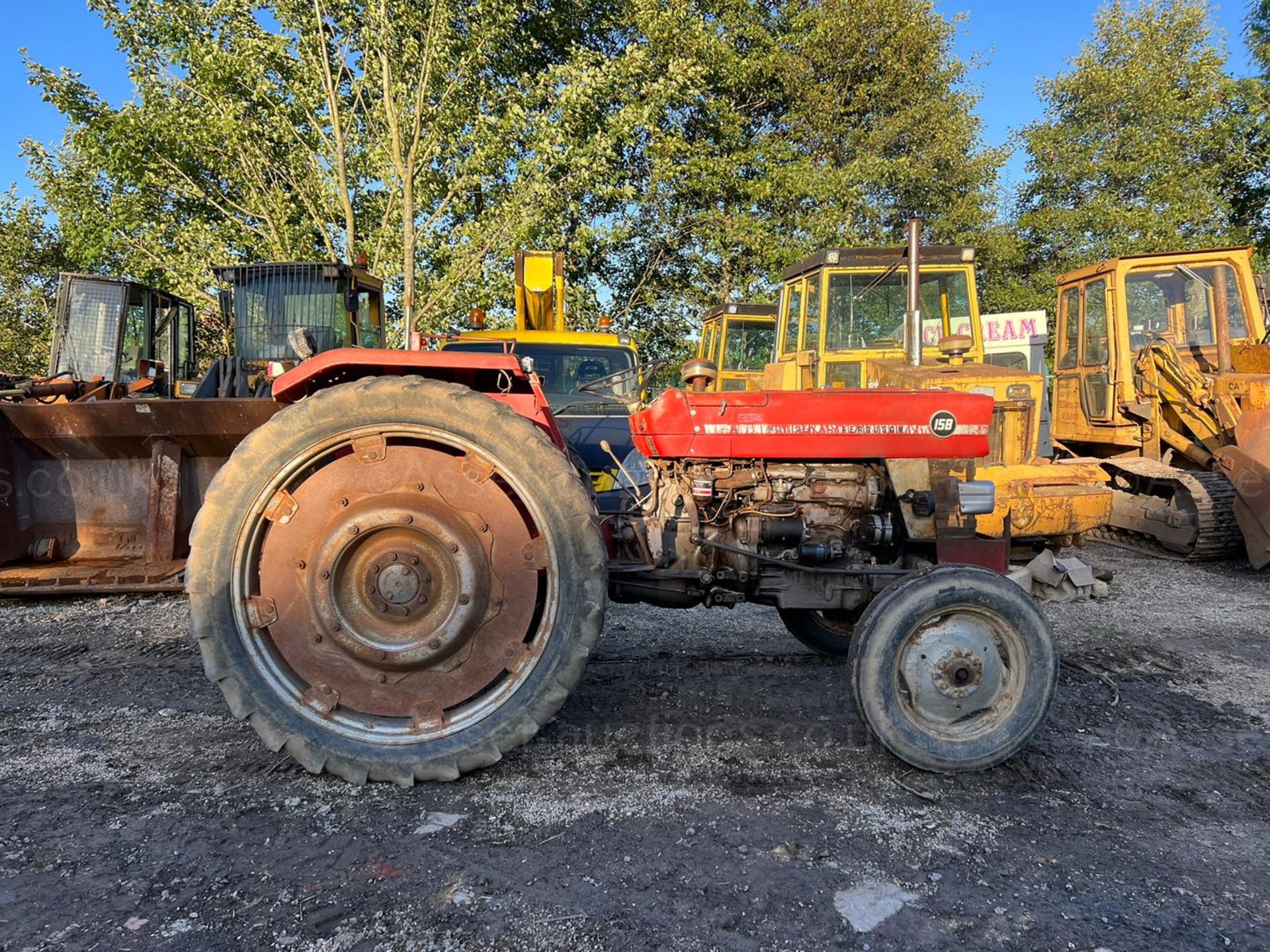 MASSEY FERGUSON 158 62hp TRACTOR, RUNS AND DRIVES, PICKUP HITCH, SHOWING 649 HOURS *PLUS VAT* - Image 5 of 9