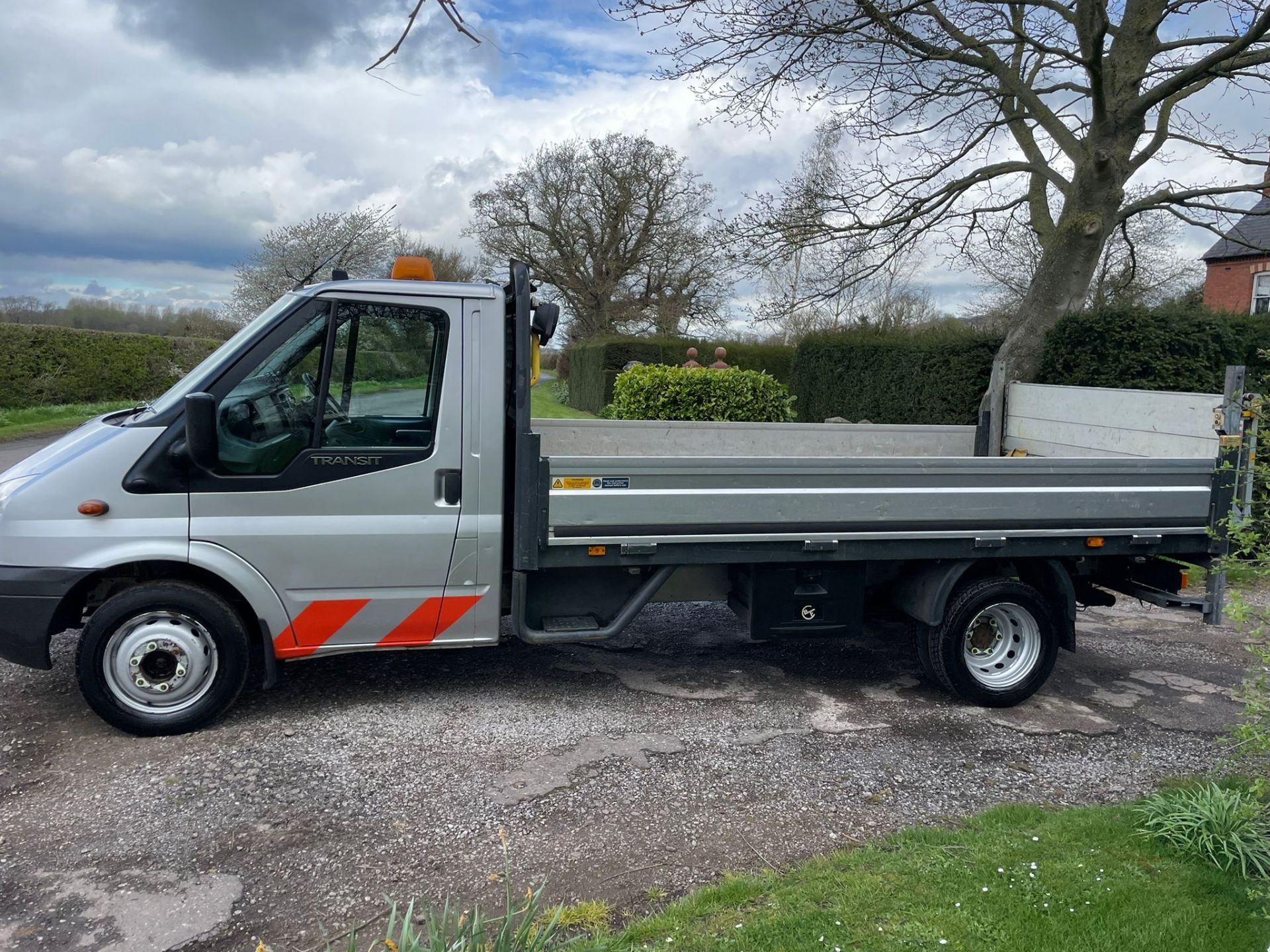 2011/61 FORD TRANSIT 140 T350L RWD SILVER, 2402cc DIESEL ENGINE *PLUS VAT* - Image 4 of 12