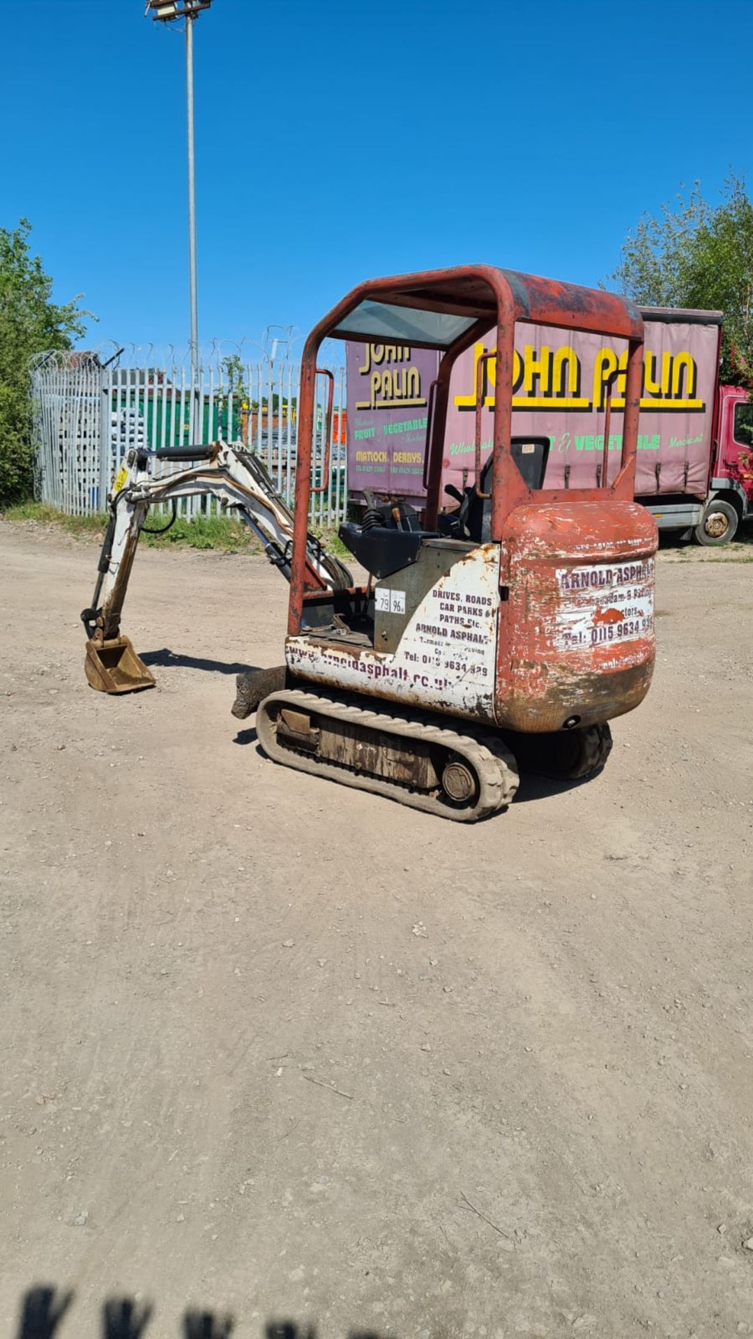 2005 Bobcat 320G 1.5 ton mini digger 3473 hours good working, 3 Cylinder Diesel engine *PLUS VAT - Image 2 of 12