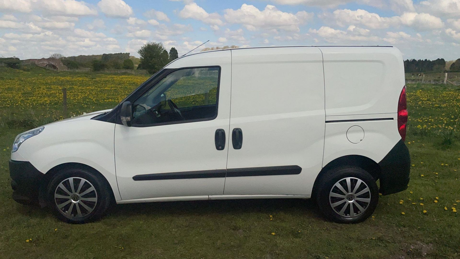 2013/63 FIAT DOBLO 16V MULTIJET SWB WHITE PANEL VAN, 111,847 MILES *NO VAT* - Image 5 of 13