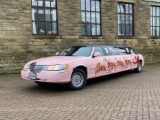 LINCOLN TOWN CAR STRETCHED 26ft PINK LIMO, 187k km, Drives really well *NO VAT*