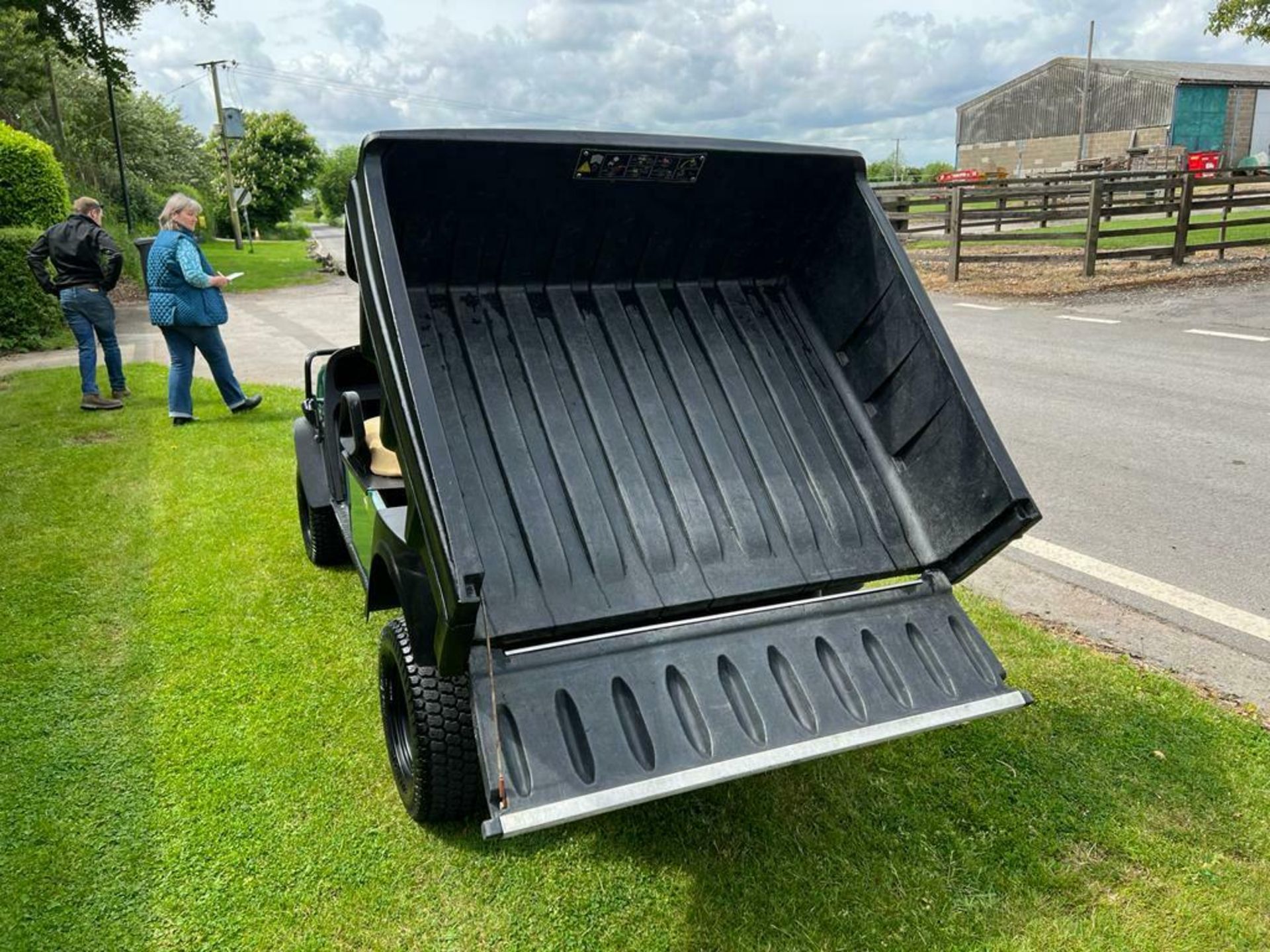 CUSHMAN EZGO ST400 PETROL GOLF BUGGY, TOUCH AND GO START *PLUS VAT* - Image 6 of 7