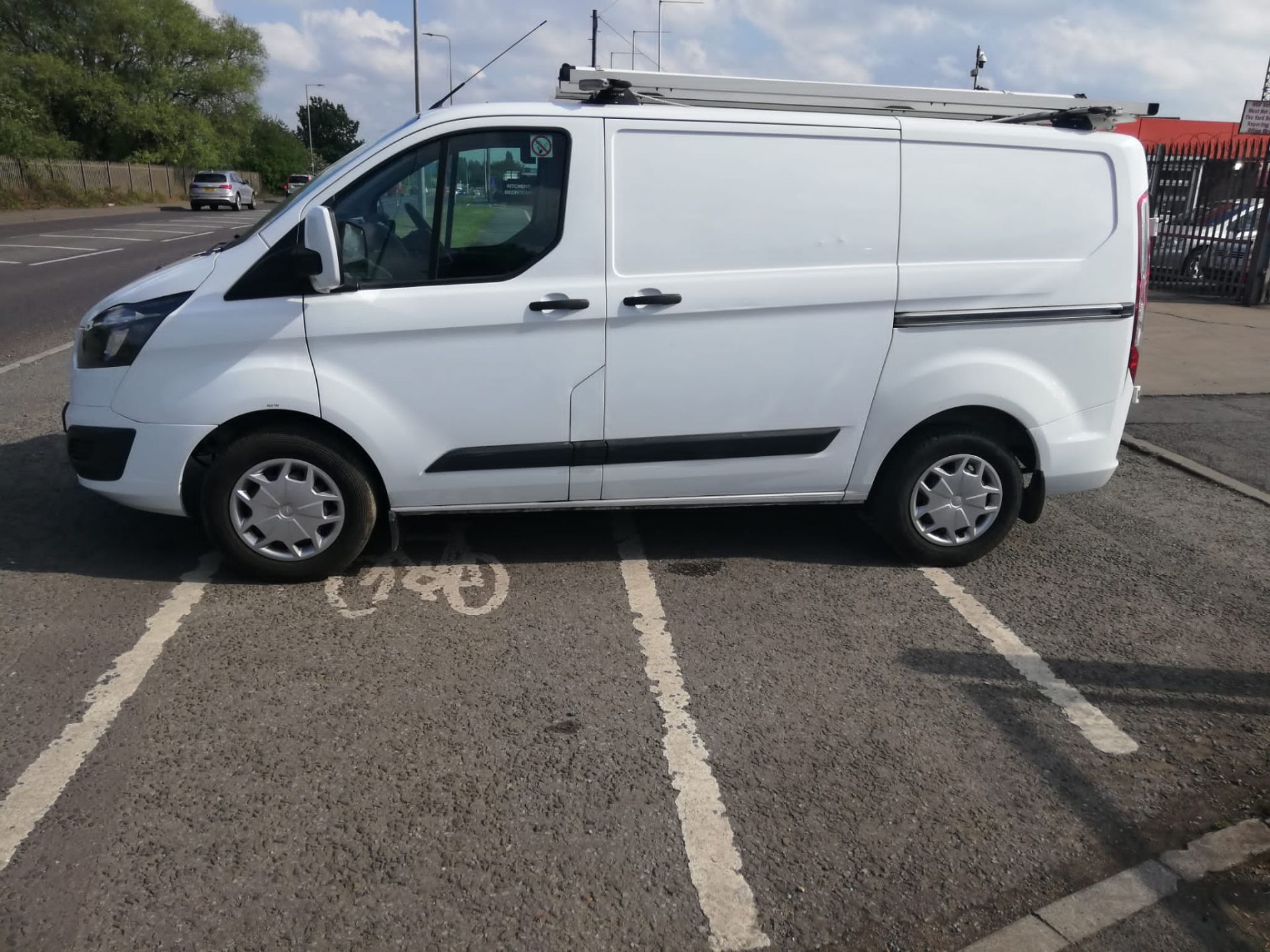 2016 FORD TRANSIT CUSTOM 310 ECO-TECH WHITE PANEL VAN, 52,000 MILES, FULL SERVICE HISTORY *PLUS VAT* - Image 2 of 9