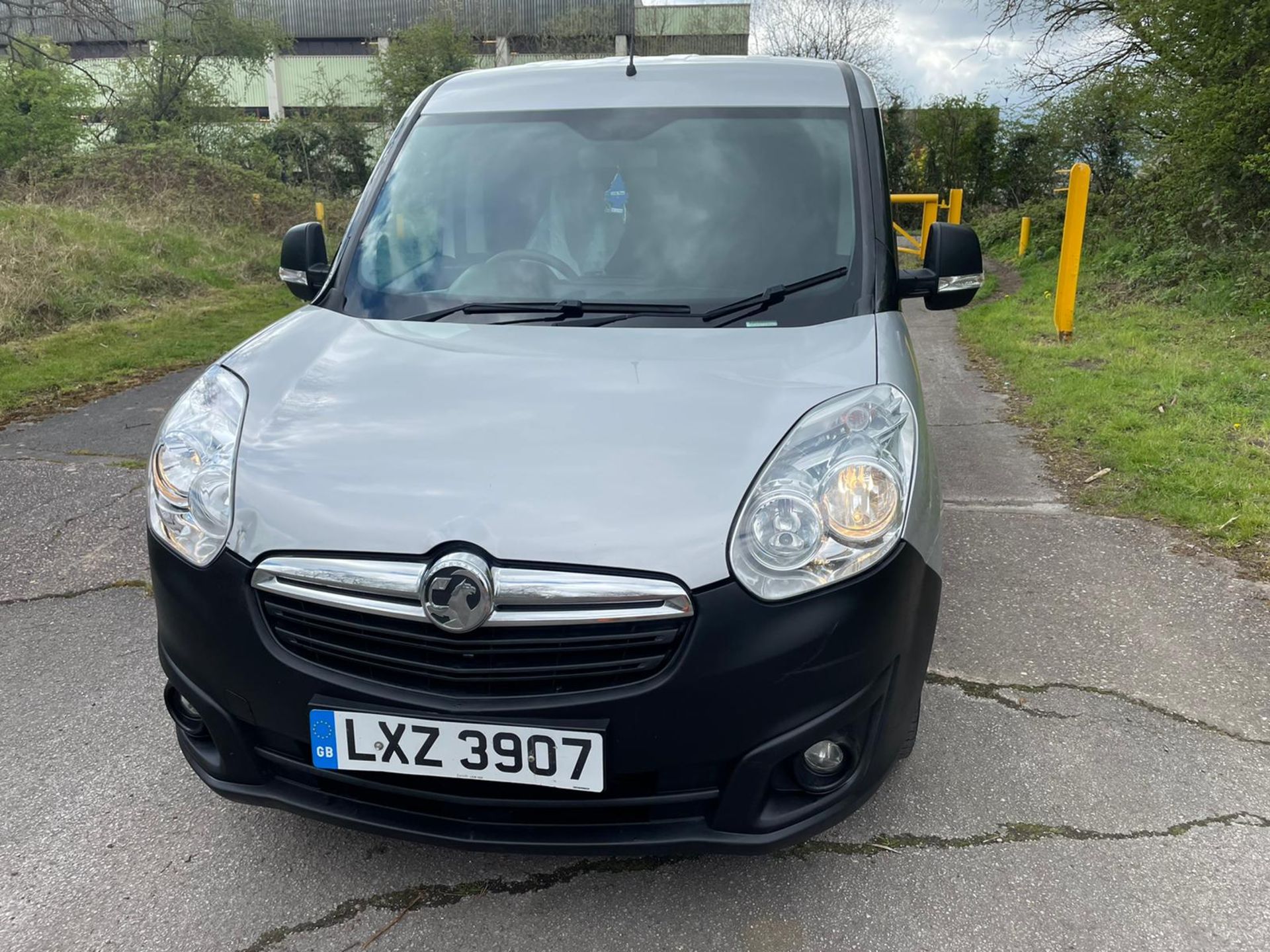 2017 VAUXHALL COMBO 2300 CDTI ECOFLEX S/S SILVER PANEL VAN *NO VAT* - Image 2 of 24