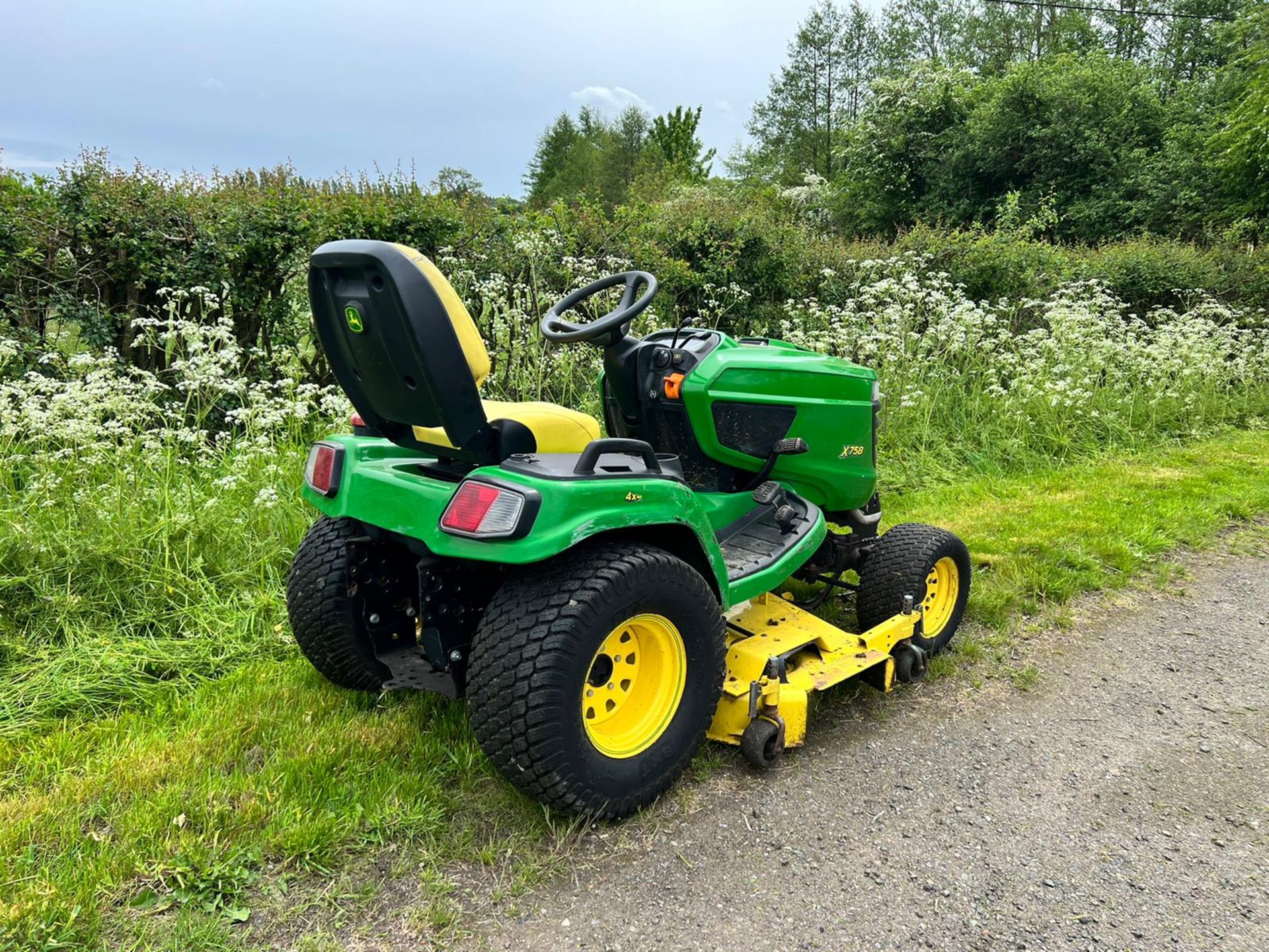 2013 John Deere X758 24HP 4WD Ride On Mower, Runs Drives And Cuts, Showing A Low 950 Hours! - Image 6 of 16
