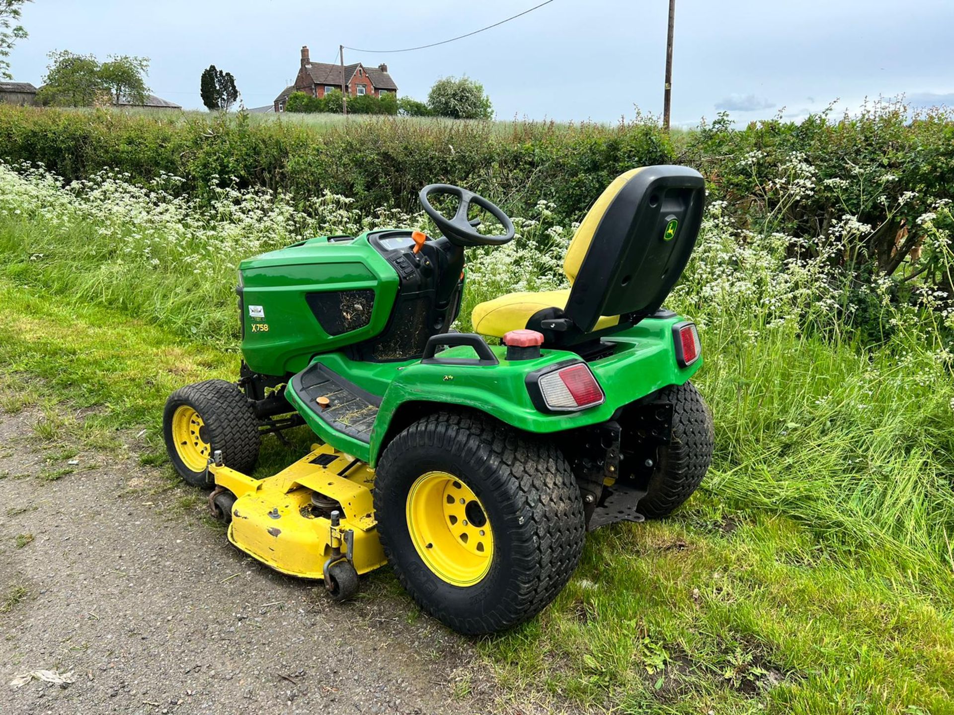 2013 John Deere X758 24HP 4WD Ride On Mower, Runs Drives And Cuts, Showing A Low 950 Hours! - Image 4 of 16