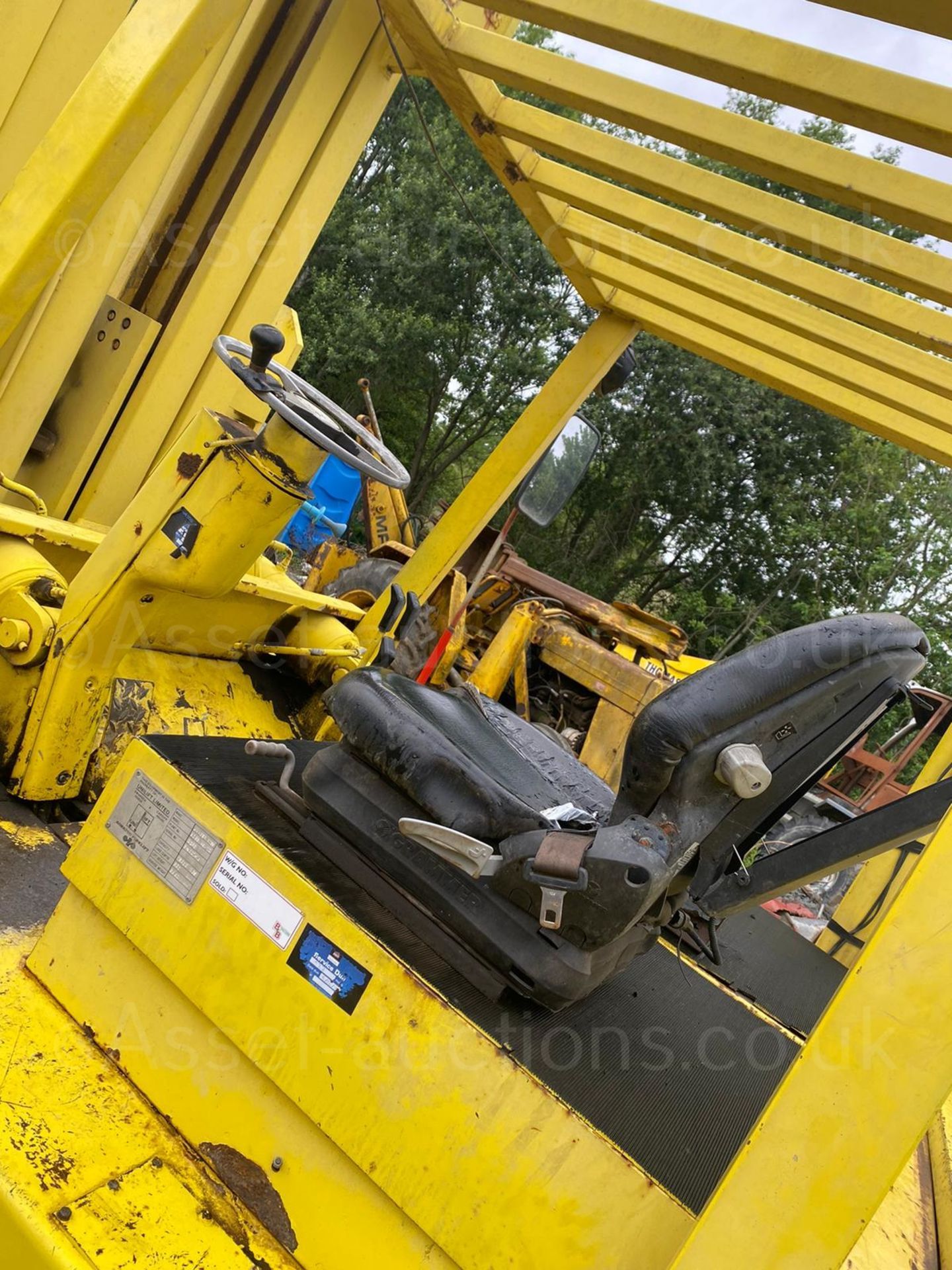 15 TON LANCER BOSS FORK LIFT, RUNS AND WORKS WELL, LIFTING CAPACITY 15,000kg *PLUS VAT* - Image 6 of 8