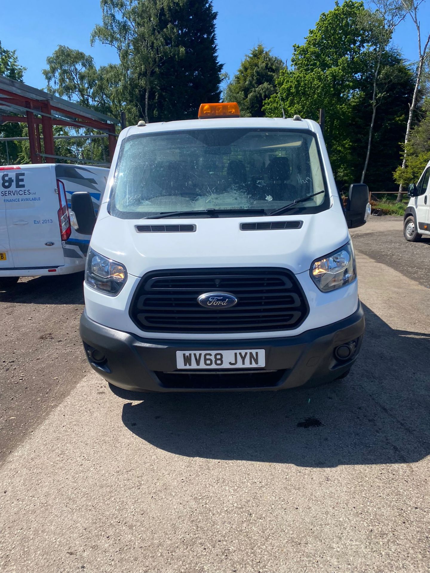 2018/68 FORD TRANSIT 350 WHITE TIPPER, EURO 6, STEEL TIPPING BODY, 2 KEYS *PLUS VAT* - Image 2 of 8