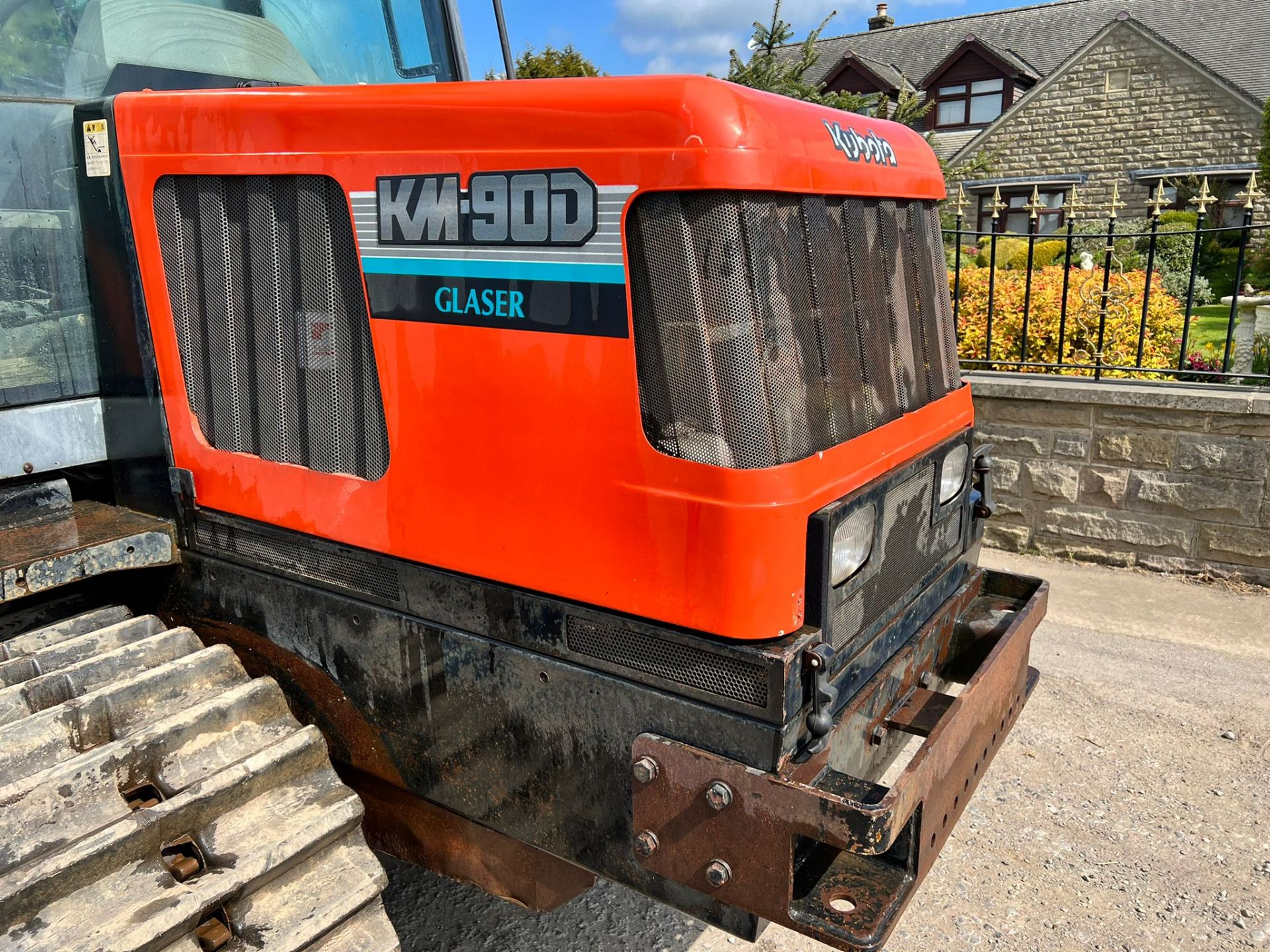 Kubota KM-90D Tracked Tractor, Runs And Drives, Showing A Low 1494 Hours! *PLUS VAT* - Image 5 of 20