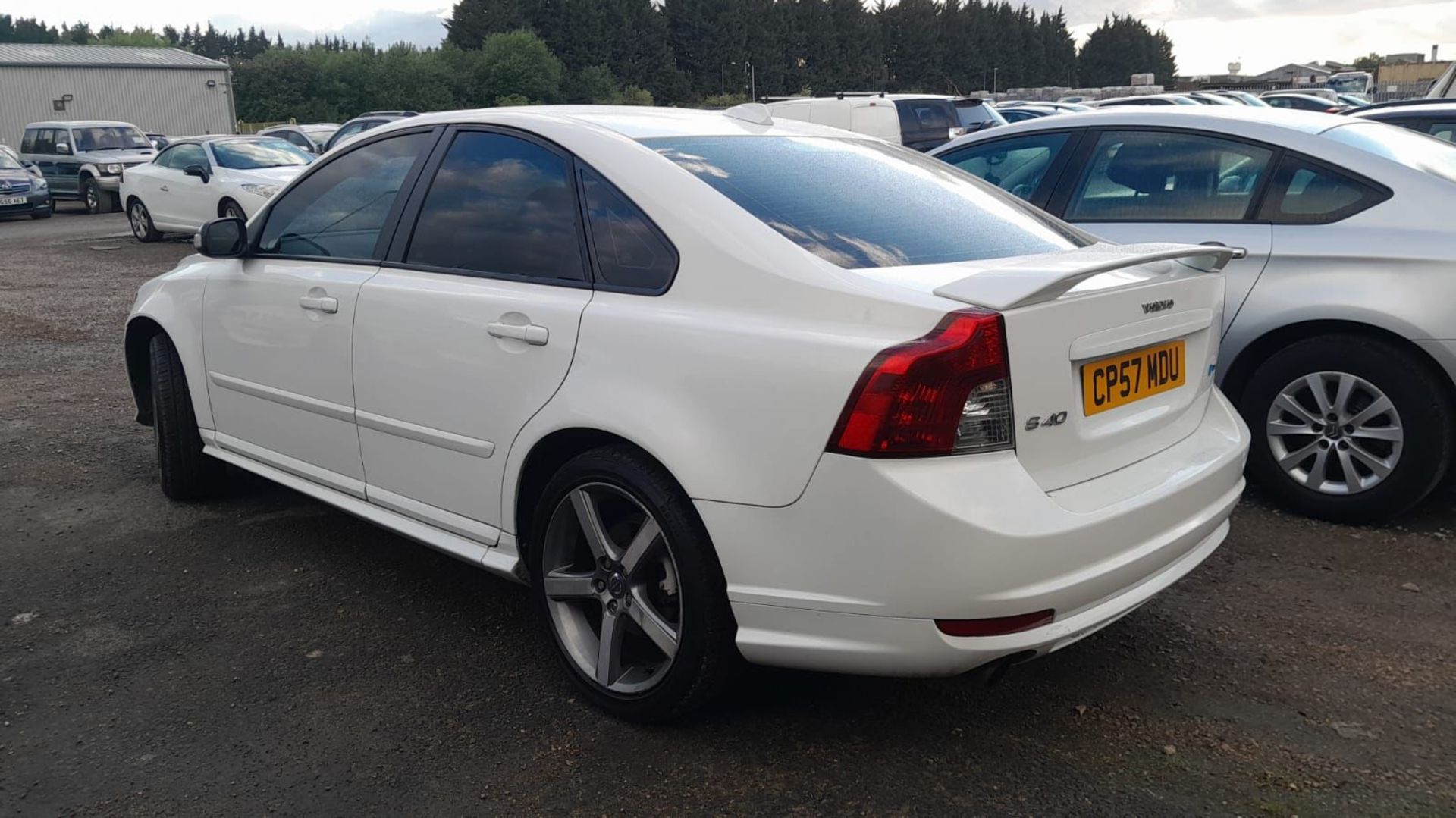 2007/57 VOLVO S40 SE SPORT T5 WHITE SALOON, 94K MILES, HEATED SEATS *NO VAT* - Image 3 of 7