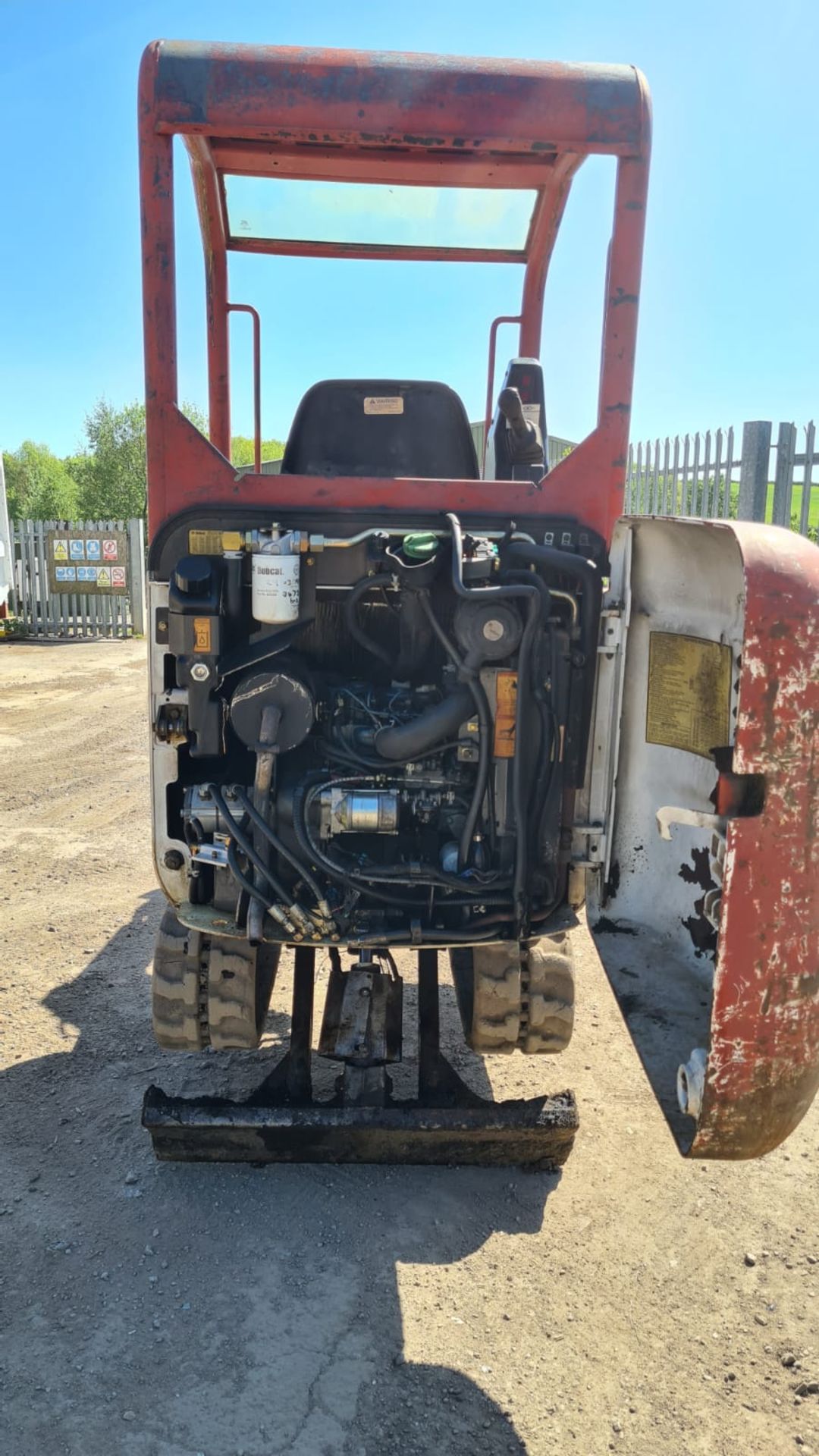 2005 Bobcat 320G 1.5 ton mini digger 3473 hours good working, 3 Cylinder Diesel engine *PLUS VAT - Image 3 of 12