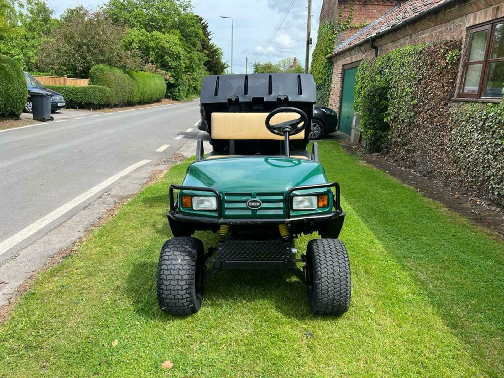 CUSHMAN EZGO ST400 PETROL GOLF BUGGY, TOUCH AND GO START *PLUS VAT* - Image 2 of 7