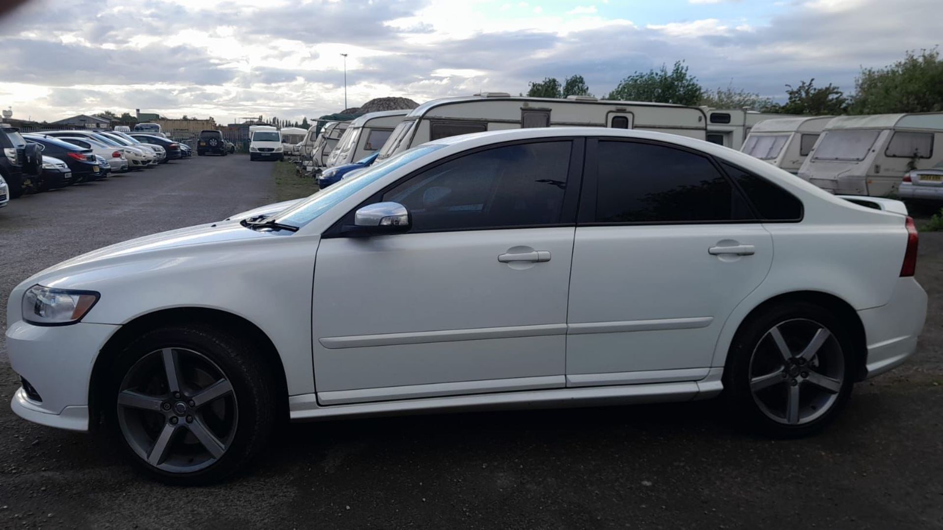 2007/57 VOLVO S40 SE SPORT T5 WHITE SALOON, 94K MILES, HEATED SEATS *NO VAT* - Image 2 of 7