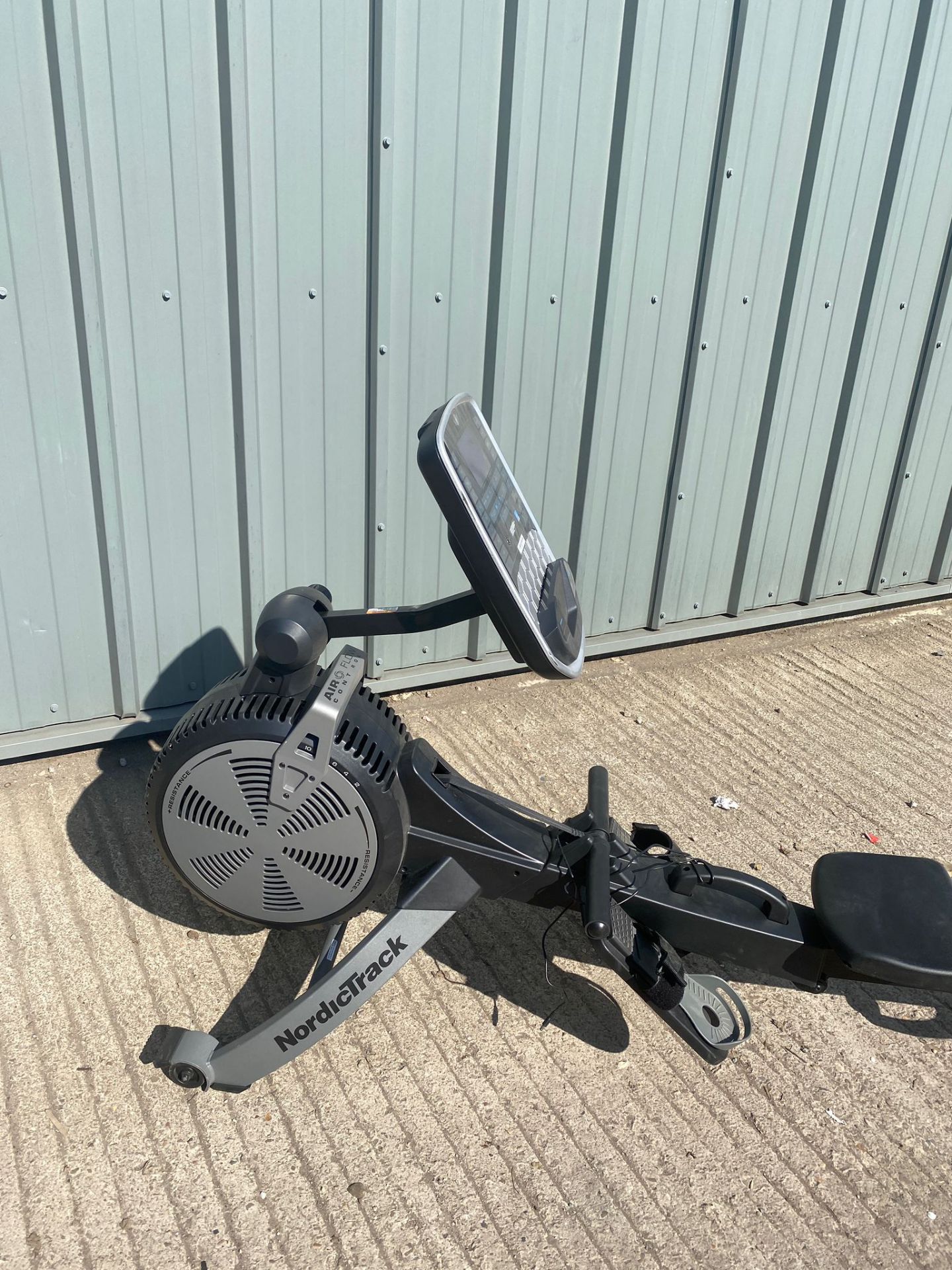 Nordic track RW850 folding rower *PLUS VAT* - Image 3 of 4