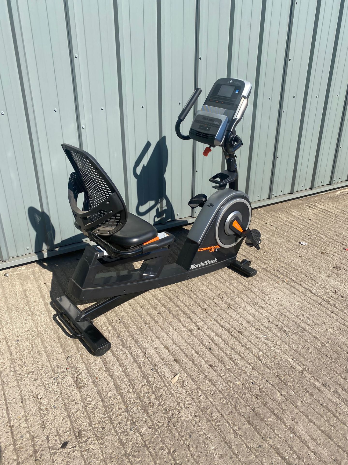 Nordic track VR21 recumbent bike *PLUS VAT* - Image 4 of 4