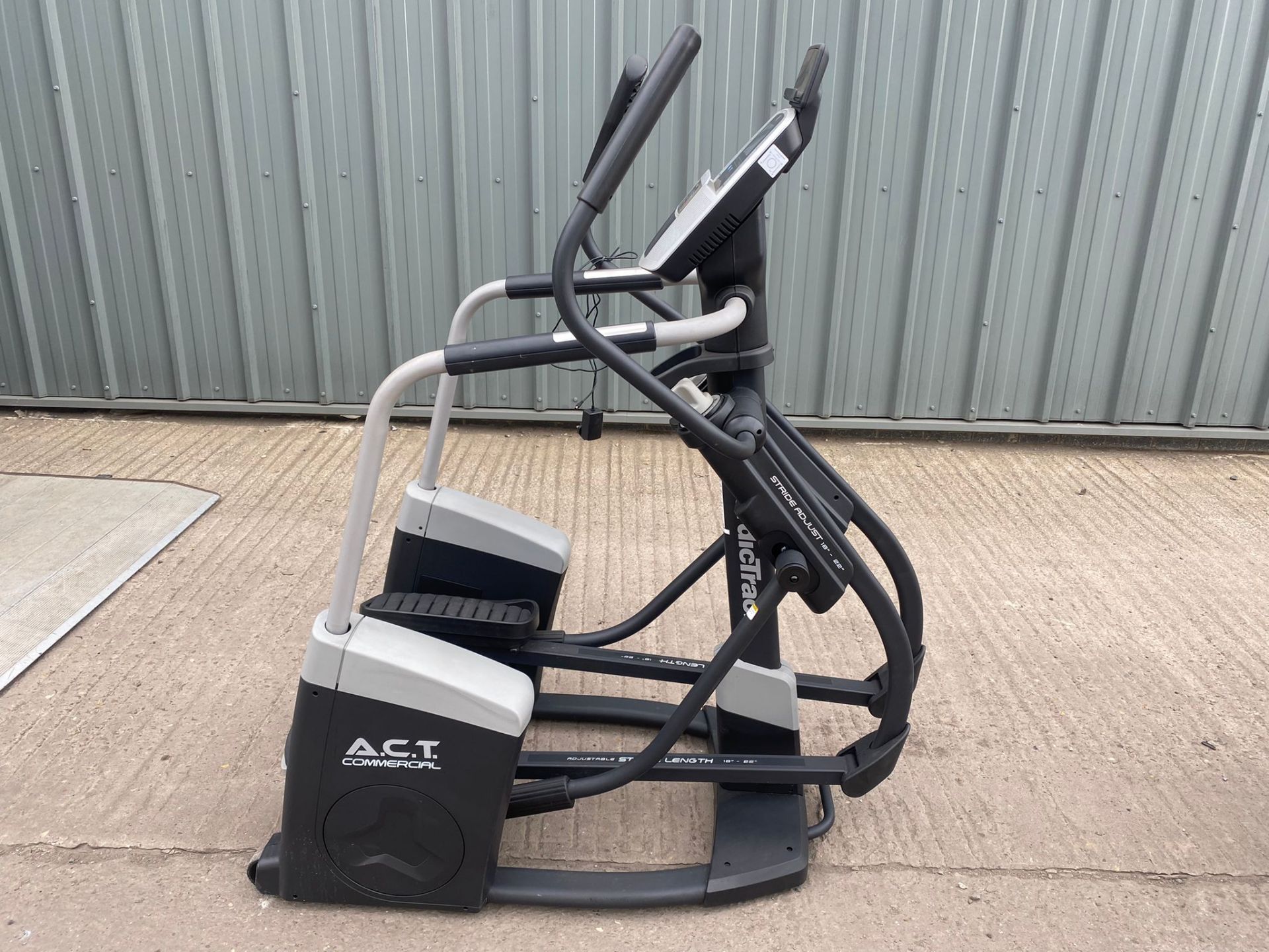 Nordic track ACT commercial cross trainer *PLUS VAT* - Image 2 of 3