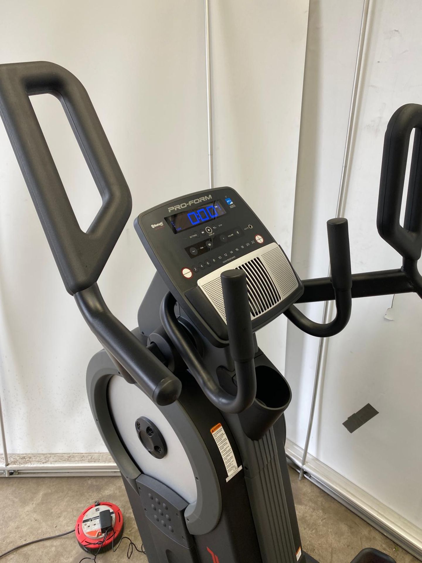 PROFORM HITT L6 STEPPER / CROSS TRAINER *PLUS VAT* - Image 3 of 3