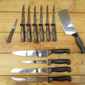 100 SETS OF 12 KNIVES, MADE UP OF 6 STEAK KNIVES & 6 OTHER INDIVIDUAL KITCHEN KNIVES *NO VAT