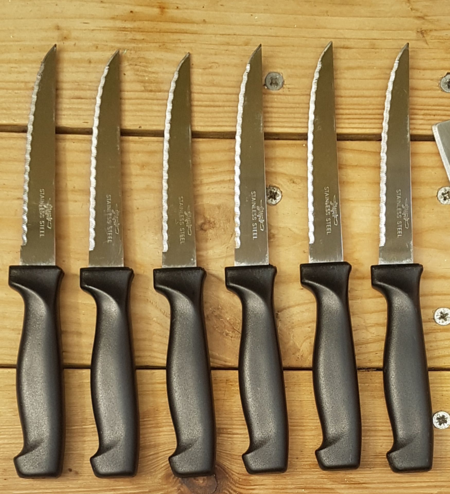 100 SETS OF 12 KNIVES, MADE UP OF 6 STEAK KNIVES & 6 OTHER INDIVIDUAL KITCHEN KNIVES *NO VAT - Image 2 of 6
