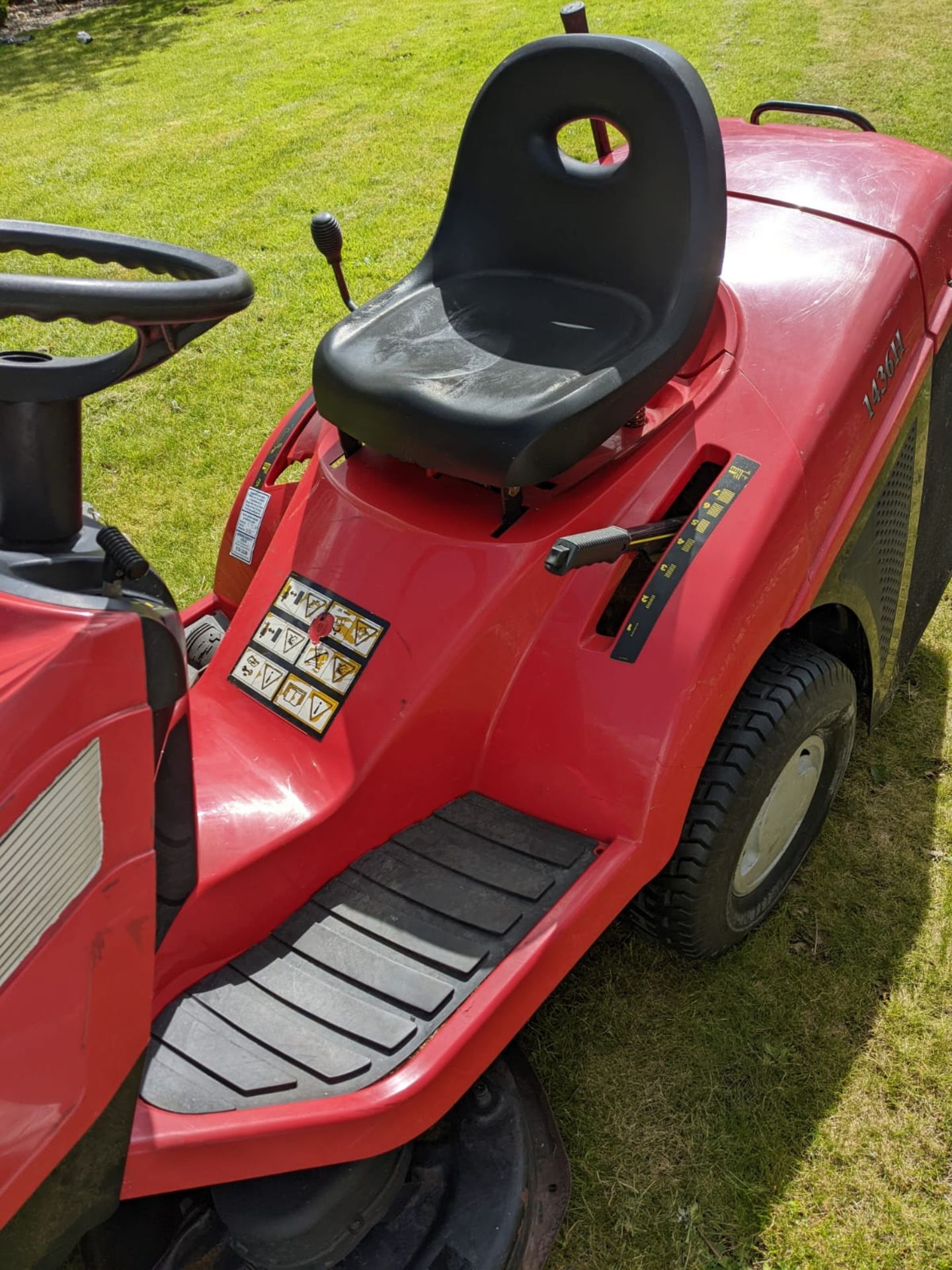 MOUNTFIELD HYDRO 1436H RIDE ON LAWN MOWER "NO VAT" - Image 2 of 4