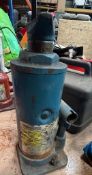 Genuine Mercedes’ 3 T bottle Jack working *NO VAT*