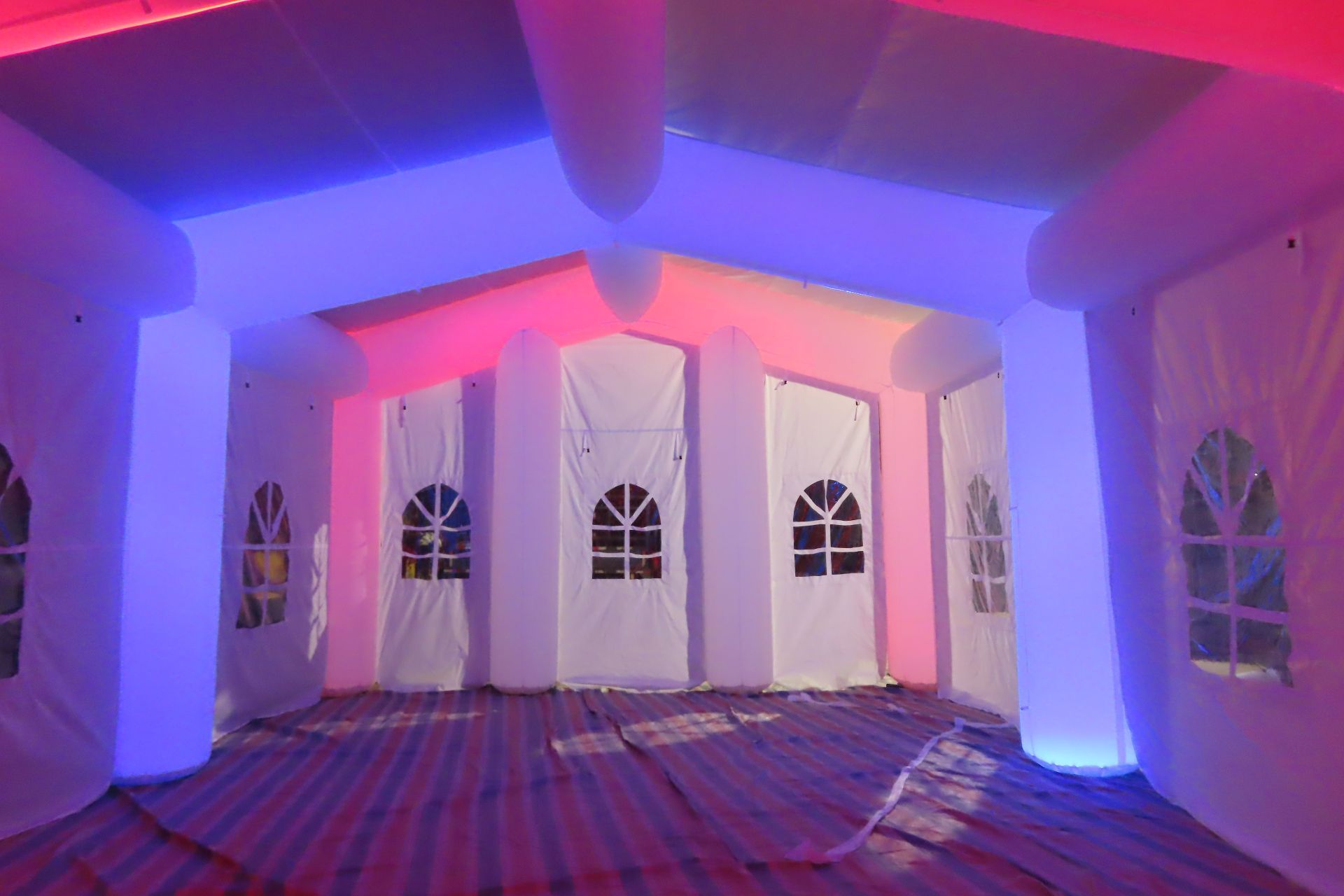 WHITE INFLATABLE MARQUEE WITH LED LIGHTS,10 x 6M,4m TALL,FOR EVENTS - WEDDINGS, BIRTHDAYS *PLUS VAT* - Image 2 of 11