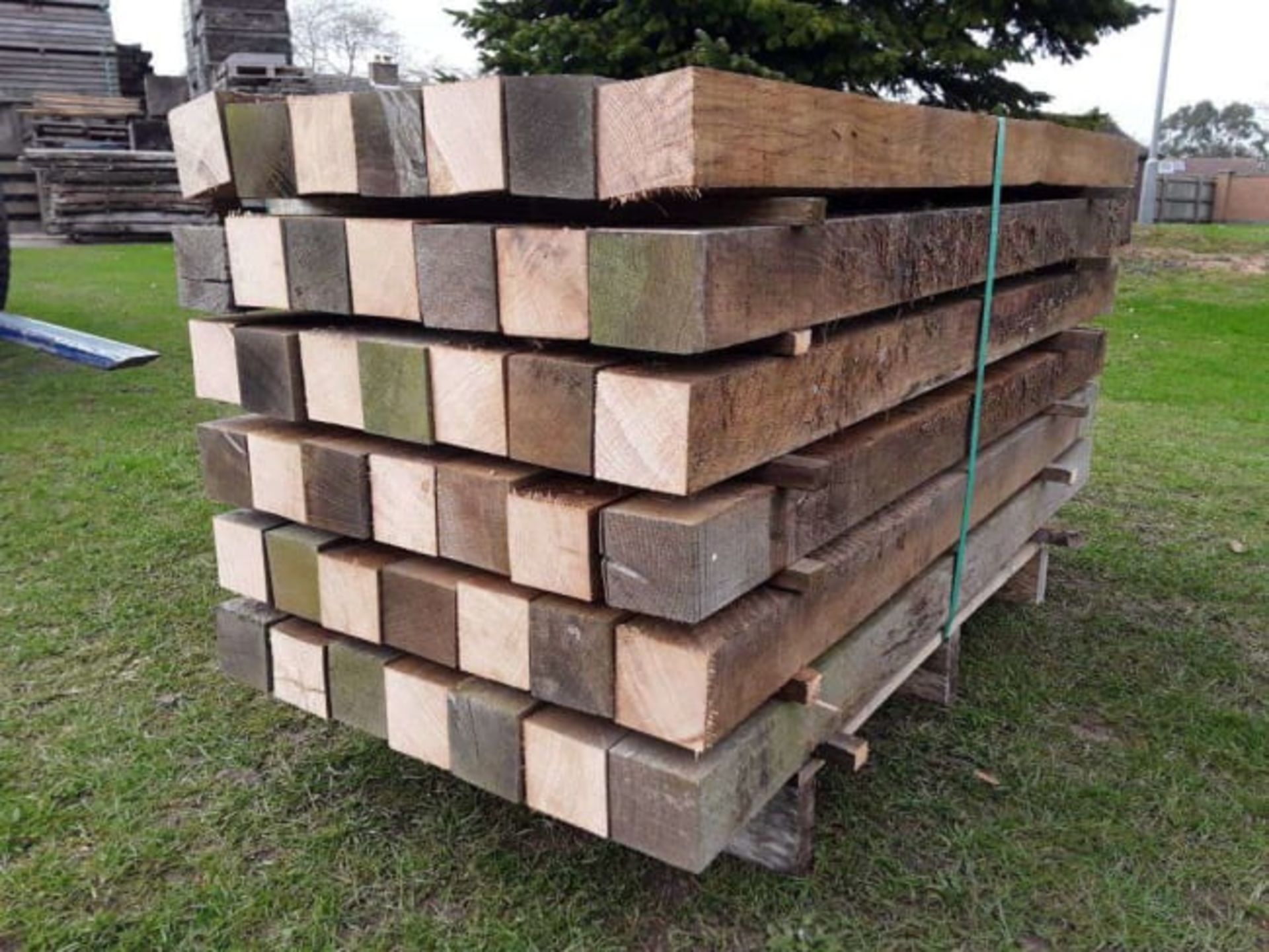 42X HARDWOOD AIR DRIED TIMBER RUSTIC SAWN ENGLISH OAK POSTS / OFFCUTS *NO VAT* - Image 2 of 2