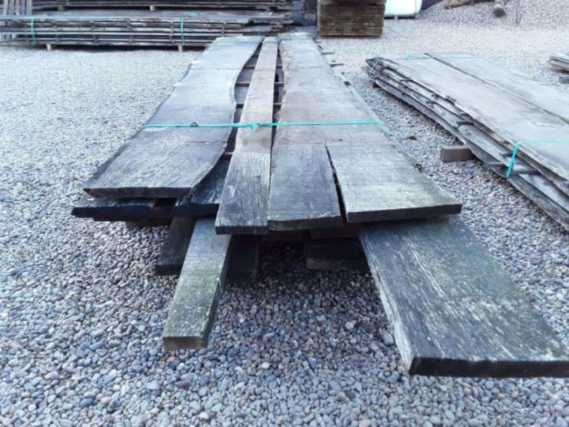 30X HARDWOOD SAWN TIMBER AIR DRIED WANEY EDGE/ SQUARE EDGE ENGLISH OAK BOARDS / SLABS *NO VAT* - Image 4 of 5