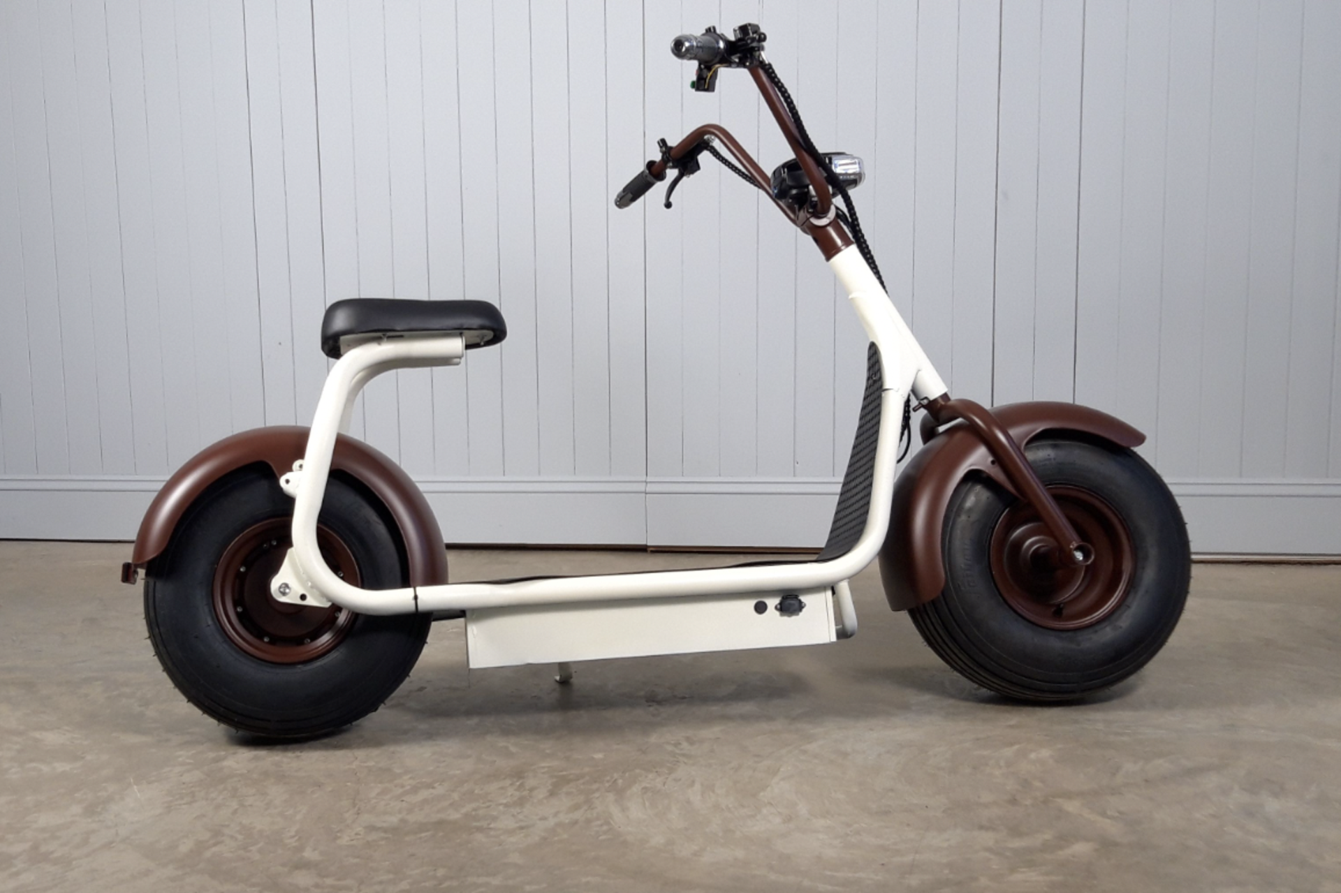 BRAND NEW The No Road One by TUBBY TYRE SCOOTER, BROWN/CREAM *NO VAT* - Image 3 of 8