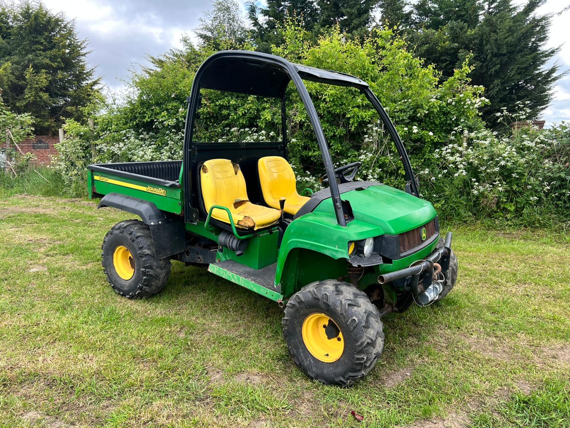 JOHN DEERE DIESEL GATOR WITH WINCH, RUNS AND DRIVES *PLUS VAT*