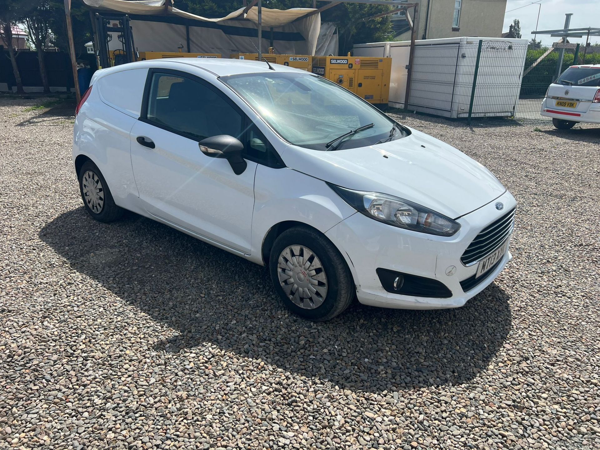 2013 FORD FIESTA ECONETIC TECH TDCI WHITE CAR DERIVED VAN Econetix tech tdci 140k miles *NO VAT* - Image 5 of 6