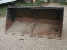Tractor Loader Bucket Euro Brackets In a Good Used Condition 1602 mm Wide 700 mm High *PLUS VAT*