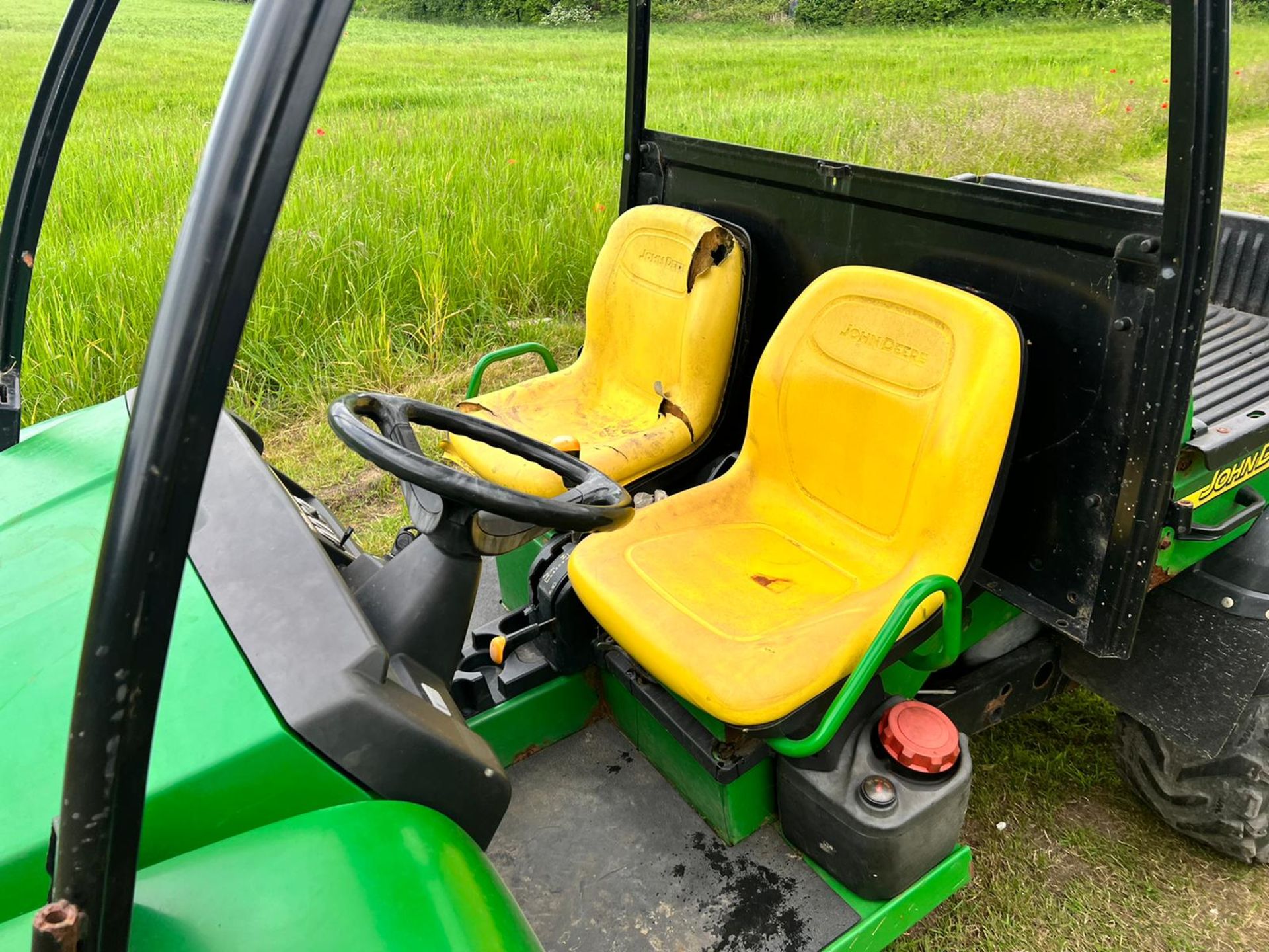 JOHN DEERE DIESEL GATOR WITH WINCH, RUNS AND DRIVES *PLUS VAT* - Image 11 of 11