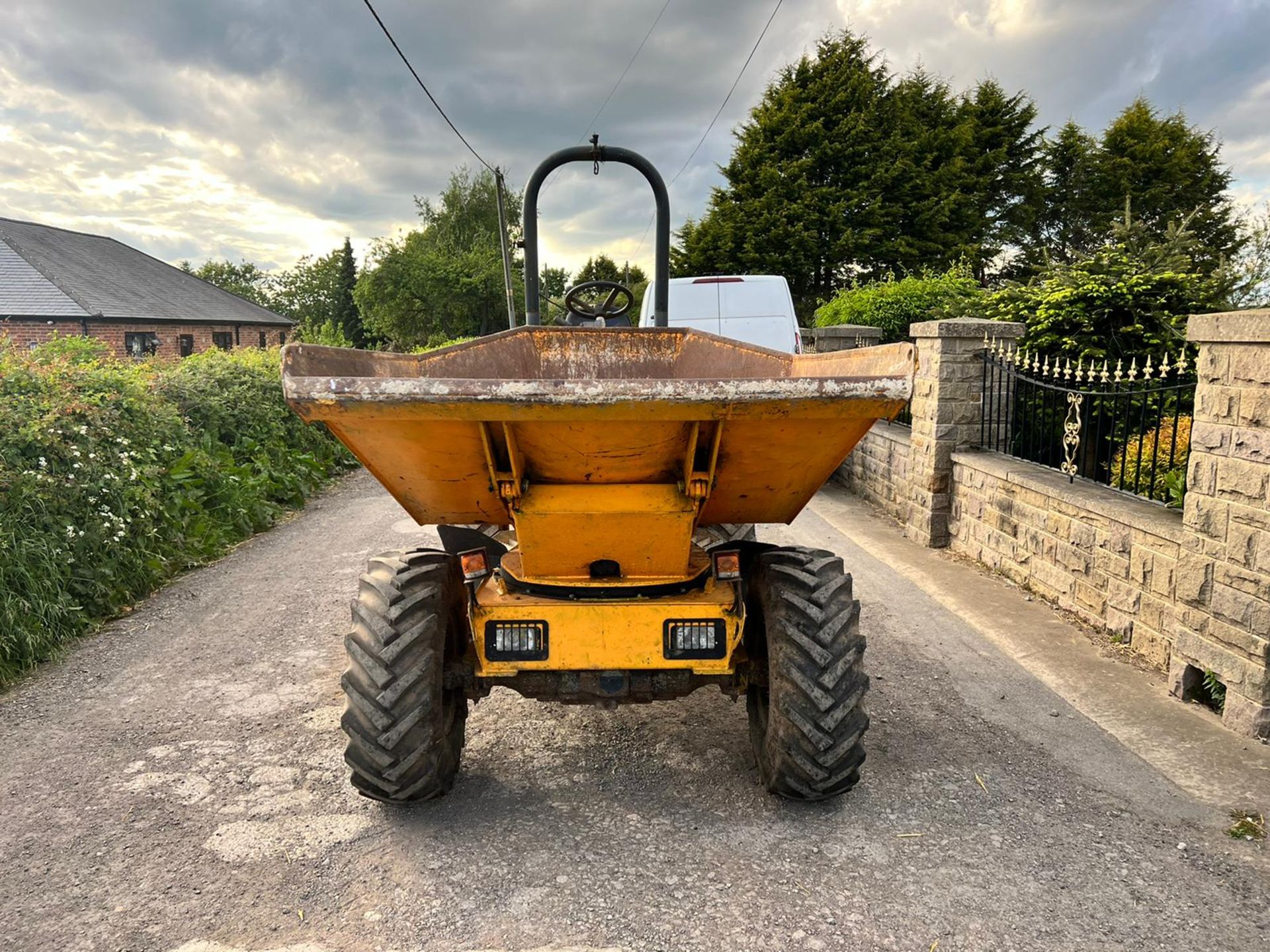 2010/59 THWAITES MACH 578 3 TON SWIVEL 4WD DUMPER *PLUS VAT* - Image 5 of 19