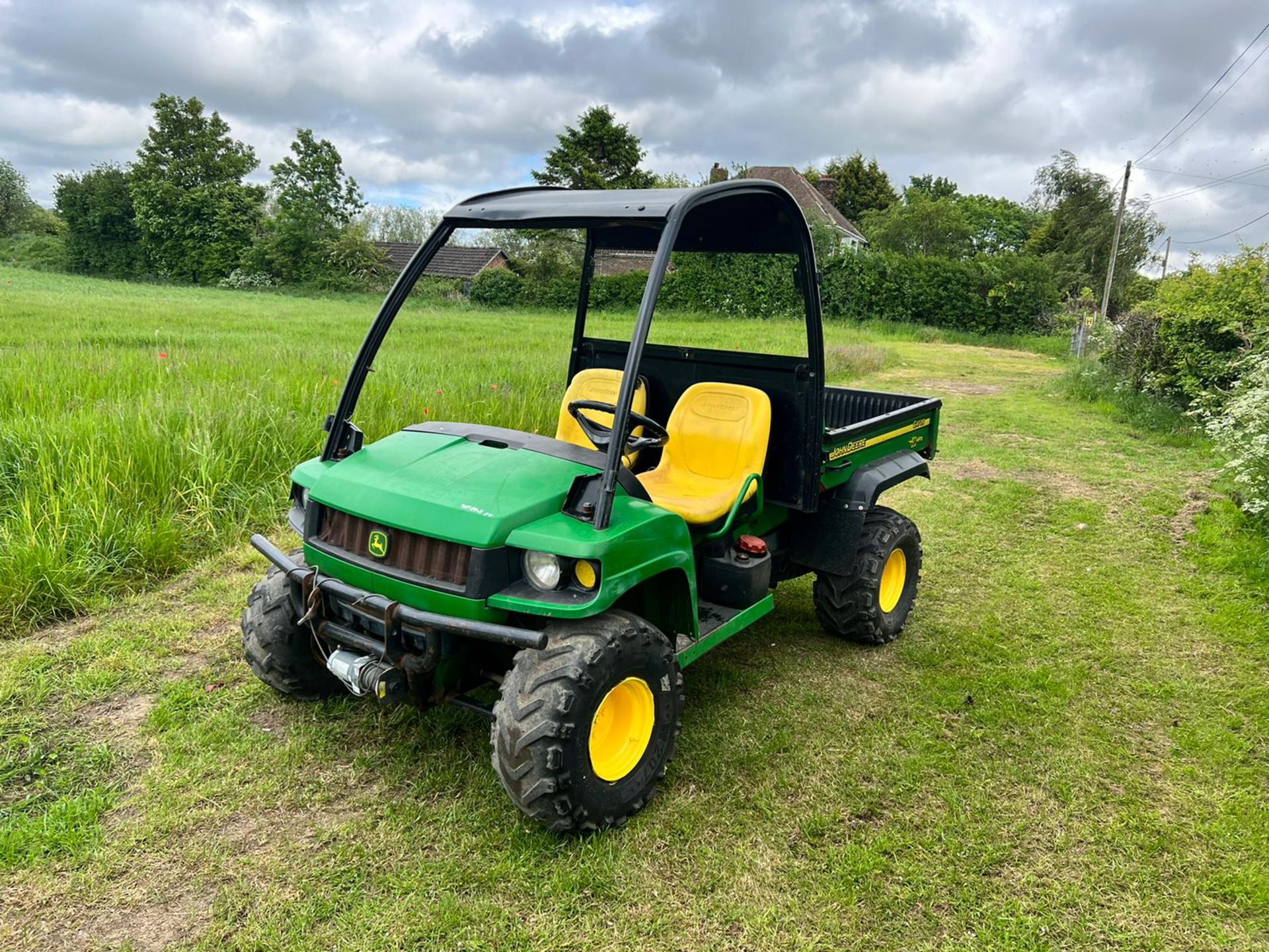 JOHN DEERE DIESEL GATOR WITH WINCH, RUNS AND DRIVES *PLUS VAT* - Image 4 of 11