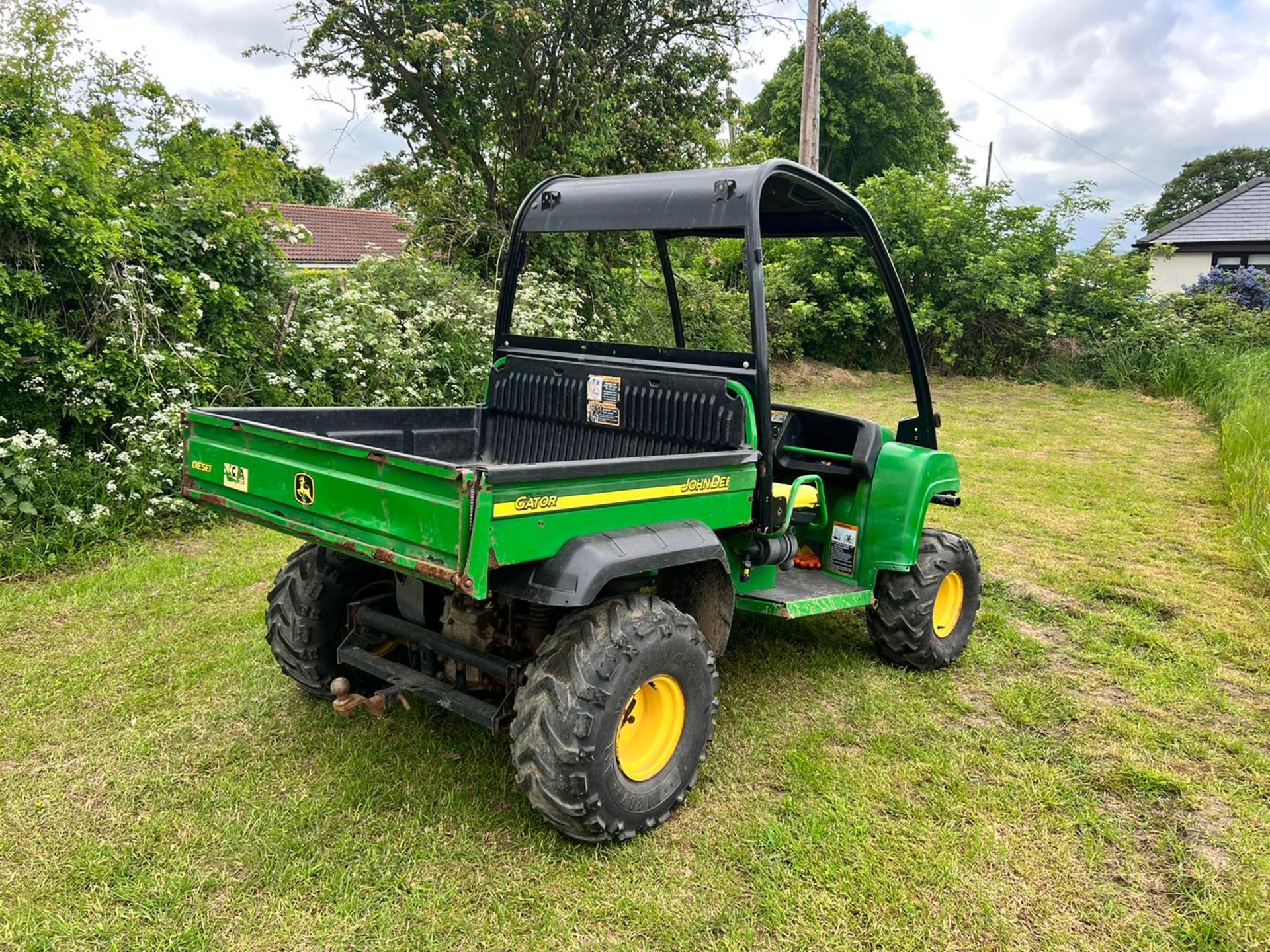 JOHN DEERE DIESEL GATOR WITH WINCH, RUNS AND DRIVES *PLUS VAT* - Image 2 of 11