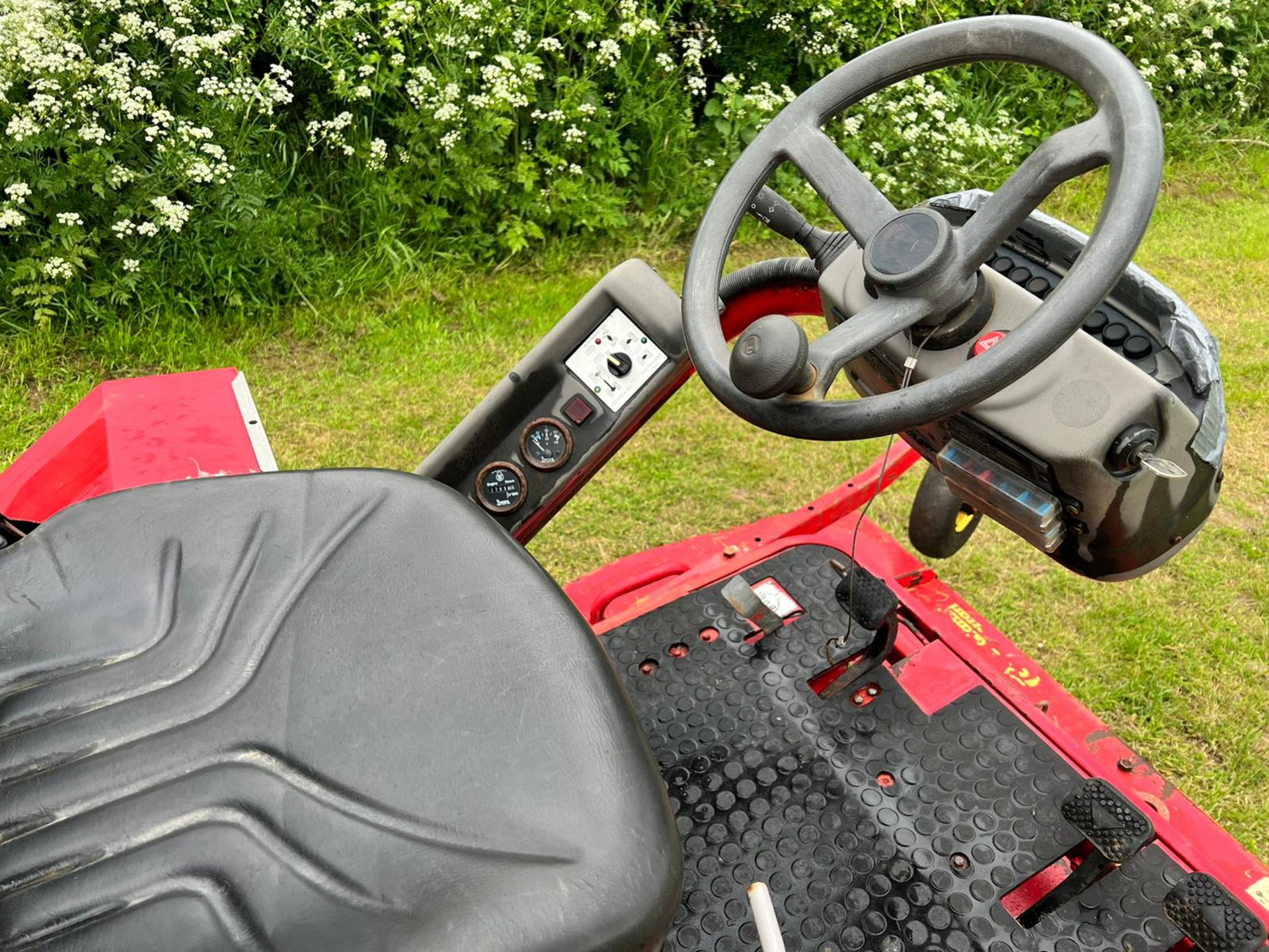 2006 Gianni Ferrari 35HP 4WD Diesel High Tip Mower, Runs Drives Cuts And Collects "PLUS VAT" - Image 8 of 16