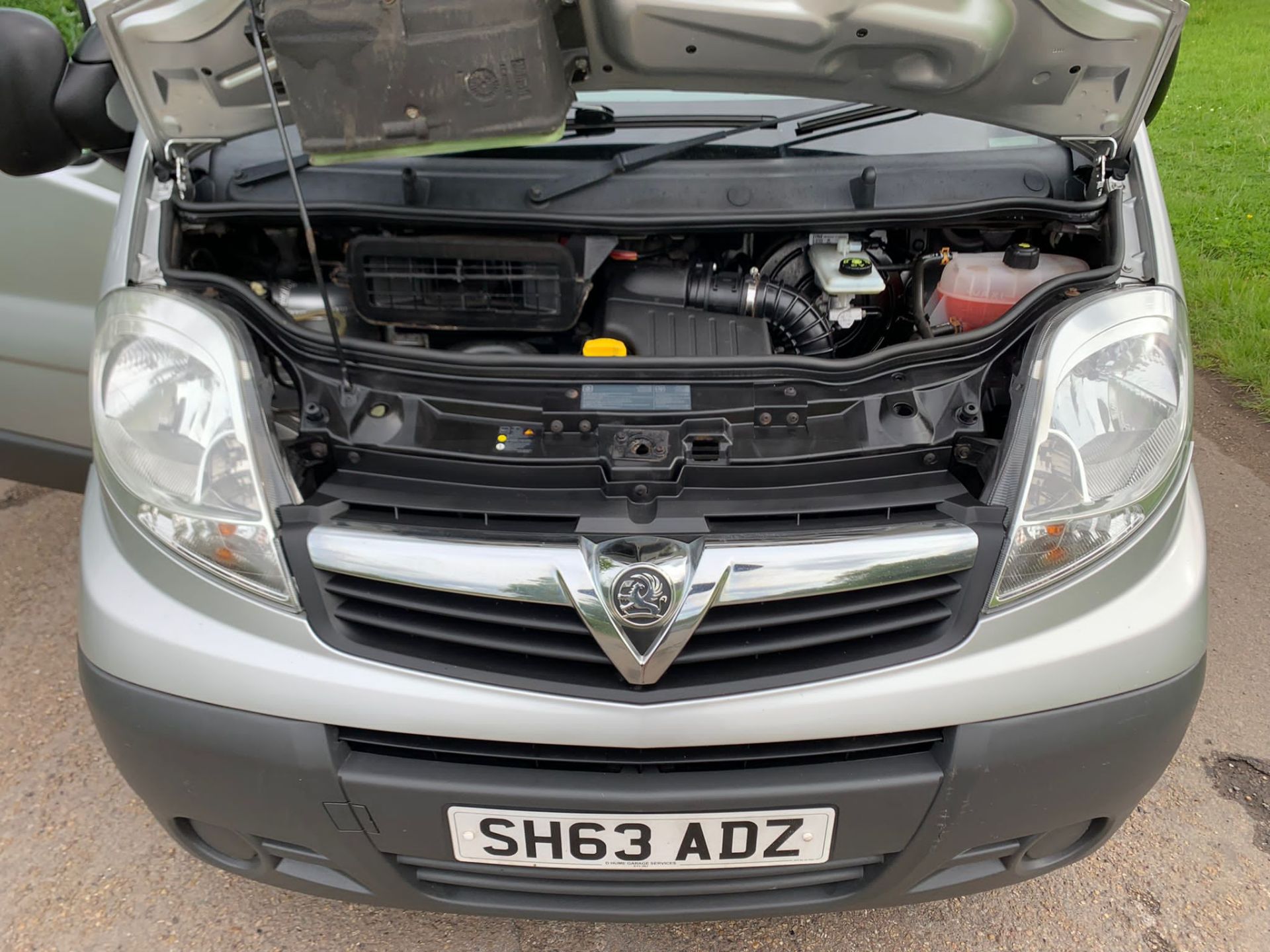 2013/63 VAUXHALL VIVARO 2700 CDTI 89 SWB SILVER PANEL VAN, FULL SERVICE HISTORY *NO VAT* - Image 9 of 17