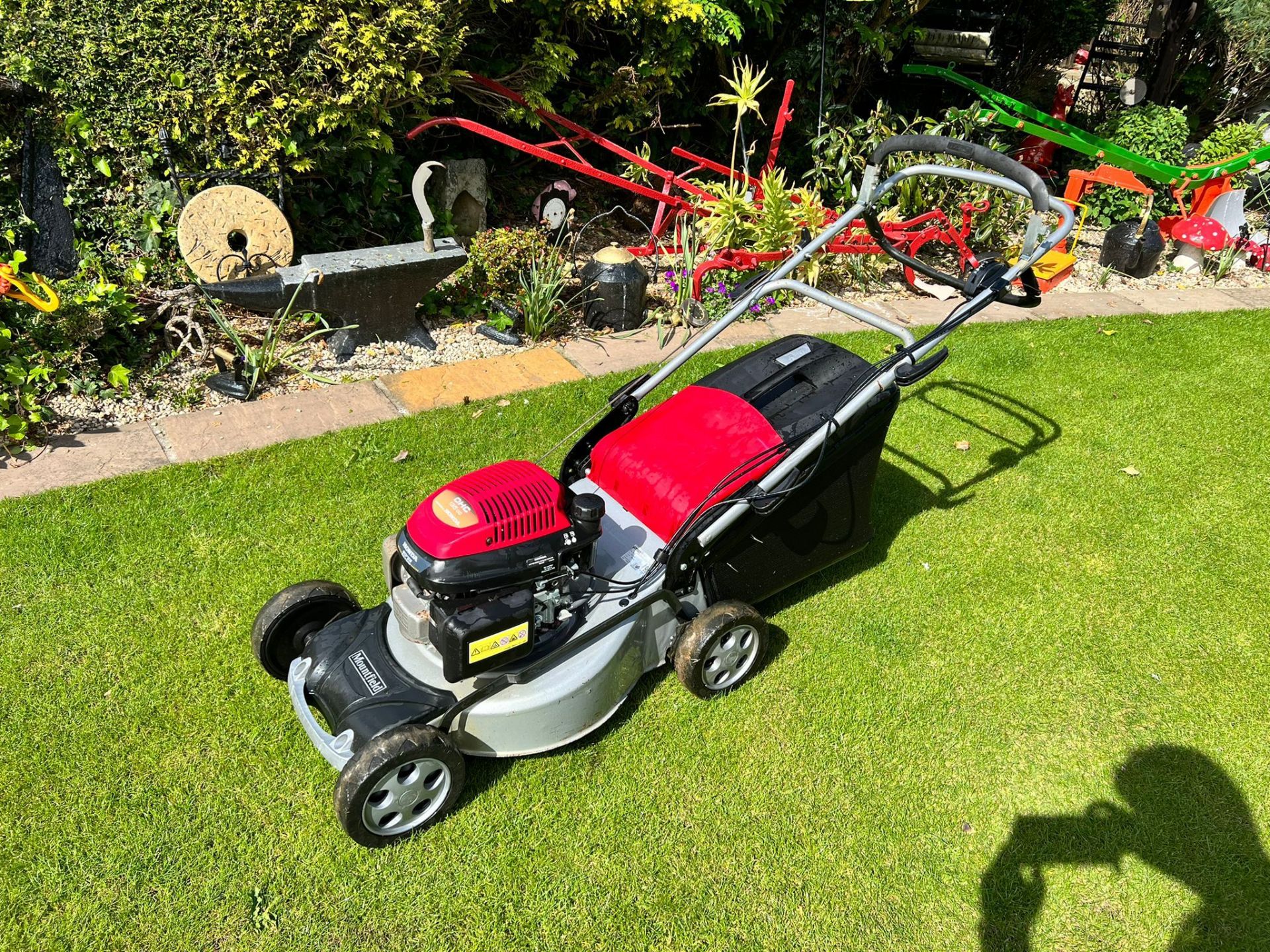 MOUNTFIELD SP465 SELF PROPELLED LAWN MOWER, 46CM CUTTING DECK *PLUS VAT* - Image 8 of 14