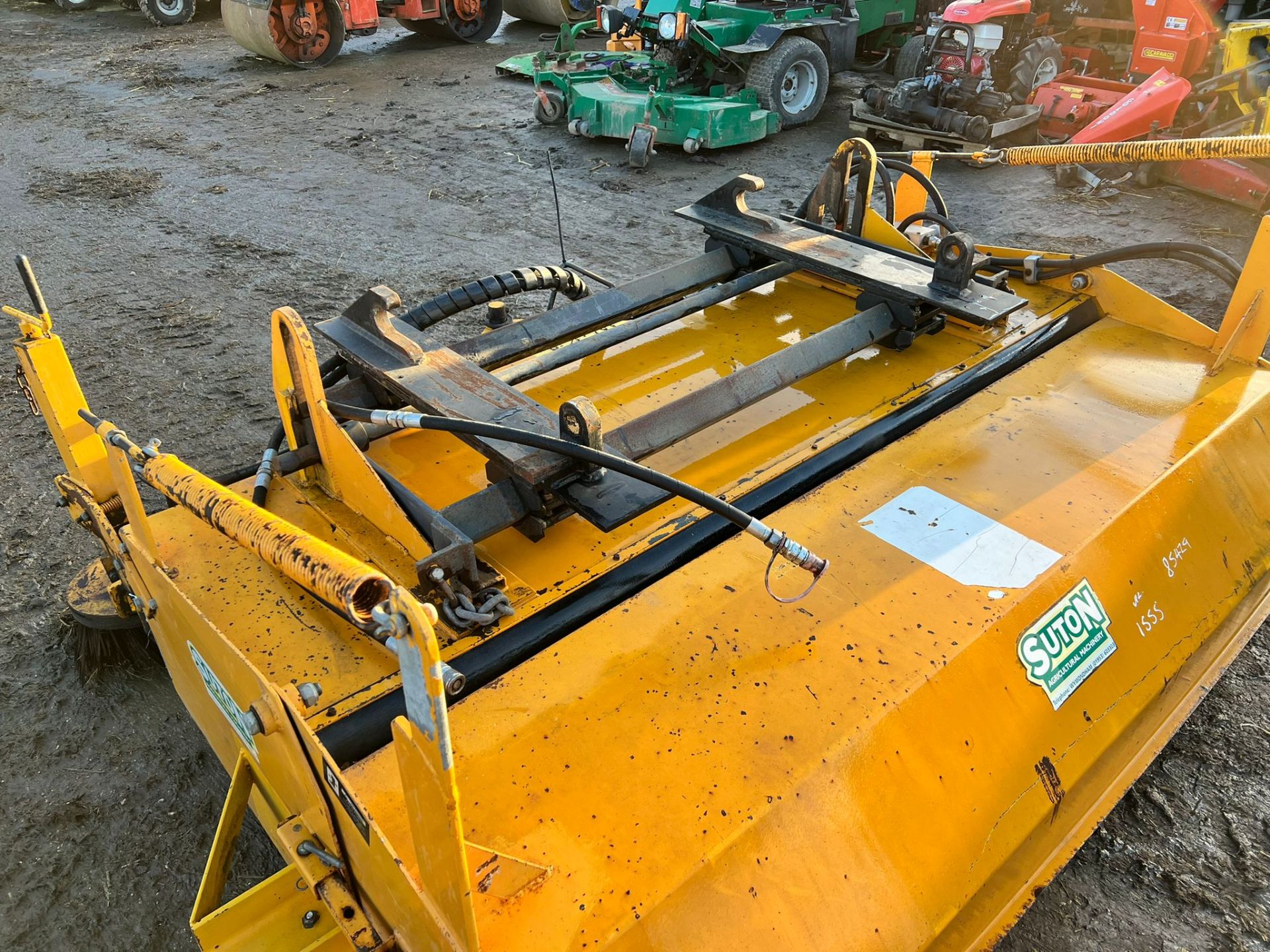 SUTON TELESWEEP SWEEPER BUCKET, SUITABLE FOR JCB QUICK HITCH *PLUS VAT* - Image 5 of 16