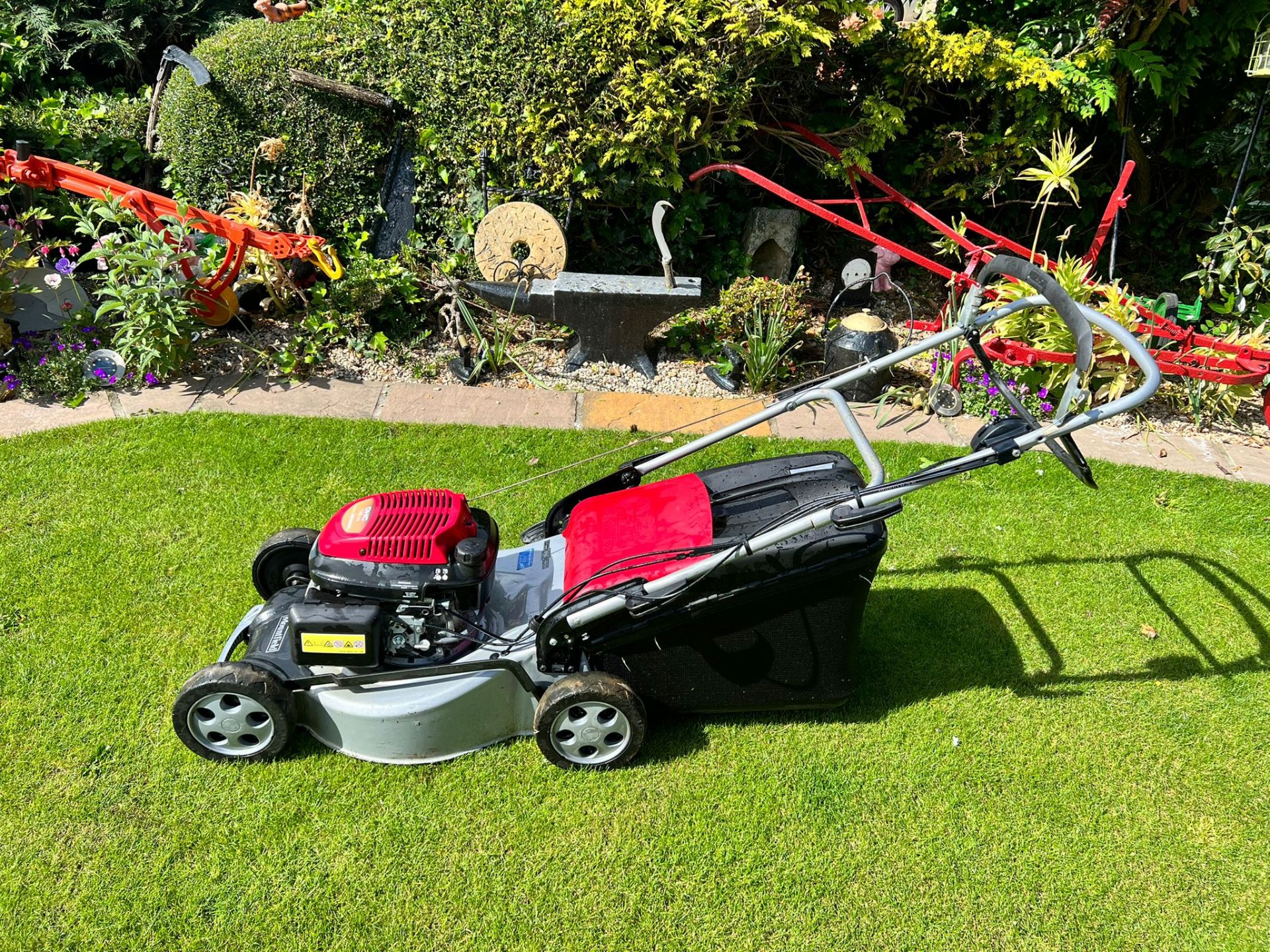 MOUNTFIELD SP465 SELF PROPELLED LAWN MOWER, 46CM CUTTING DECK *PLUS VAT* - Image 6 of 14