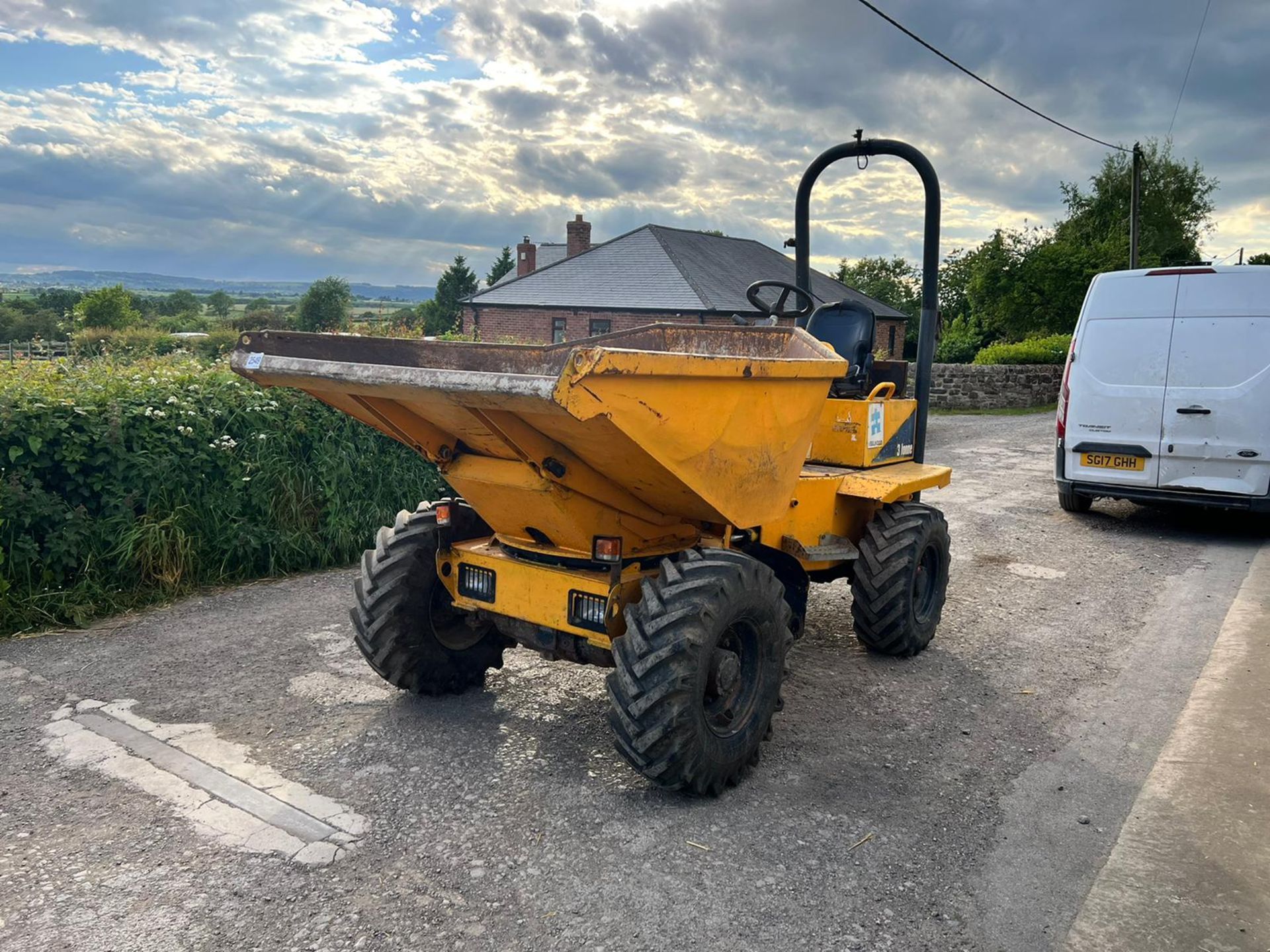 2010/59 THWAITES MACH 578 3 TON SWIVEL 4WD DUMPER *PLUS VAT* - Image 2 of 19