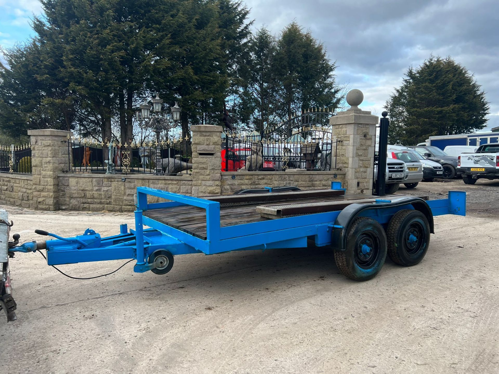 12ft by 6 foot twin axle plant trailer with ramps, Digger not included, Jockey wheel *PLUS VAT* - Image 4 of 5