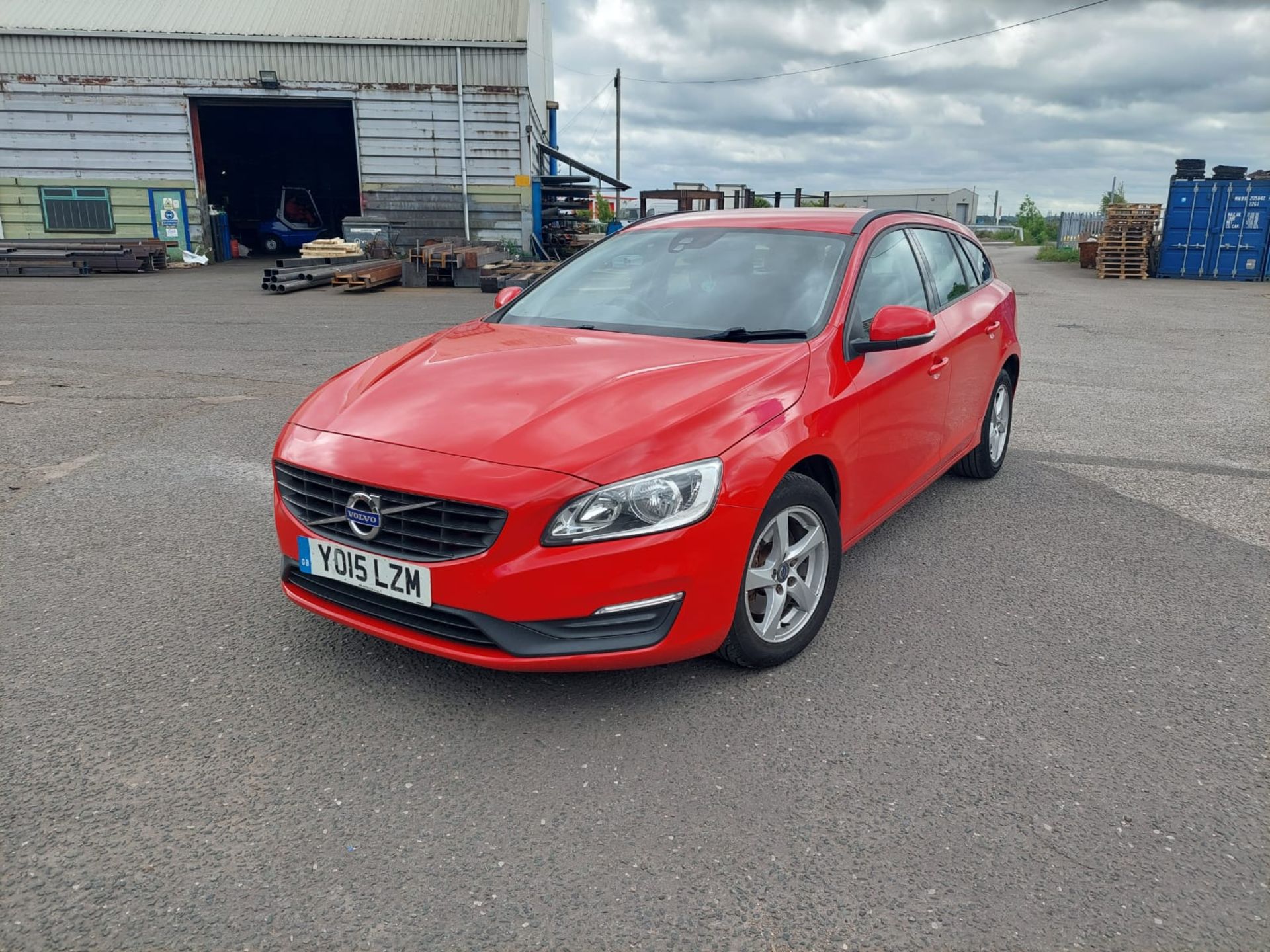 VOLVO V60 BUSINESS EDITION D4 RED ESTATE, 2 KEYS *NO VAT* - Image 3 of 21