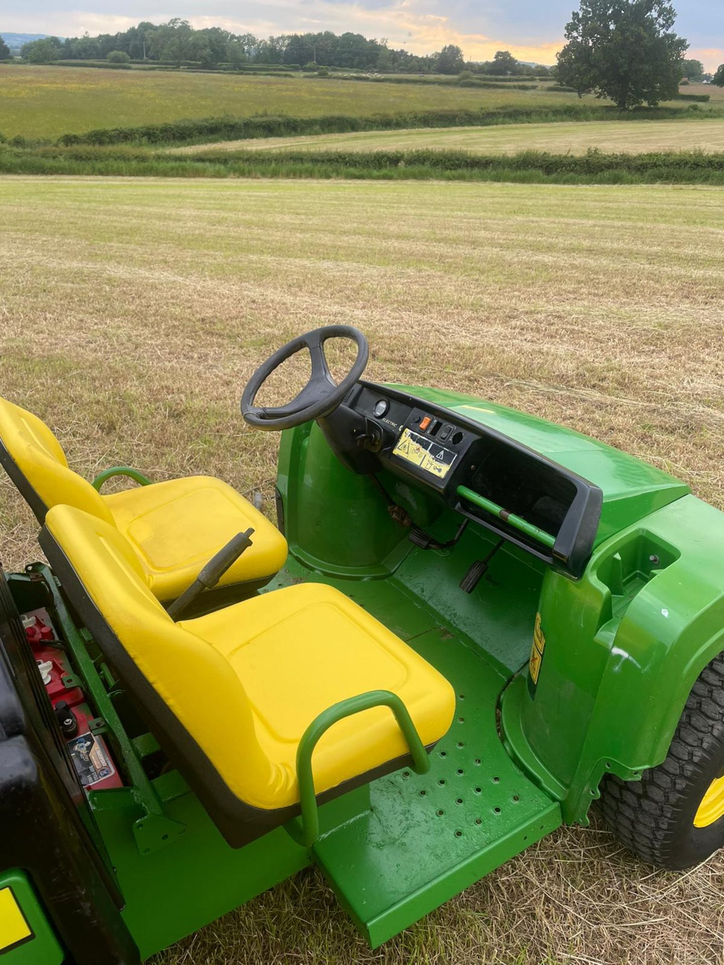 JOHN DEERE TE ELECTRIC GATOR 4X2 *NO VAT* - Image 12 of 12