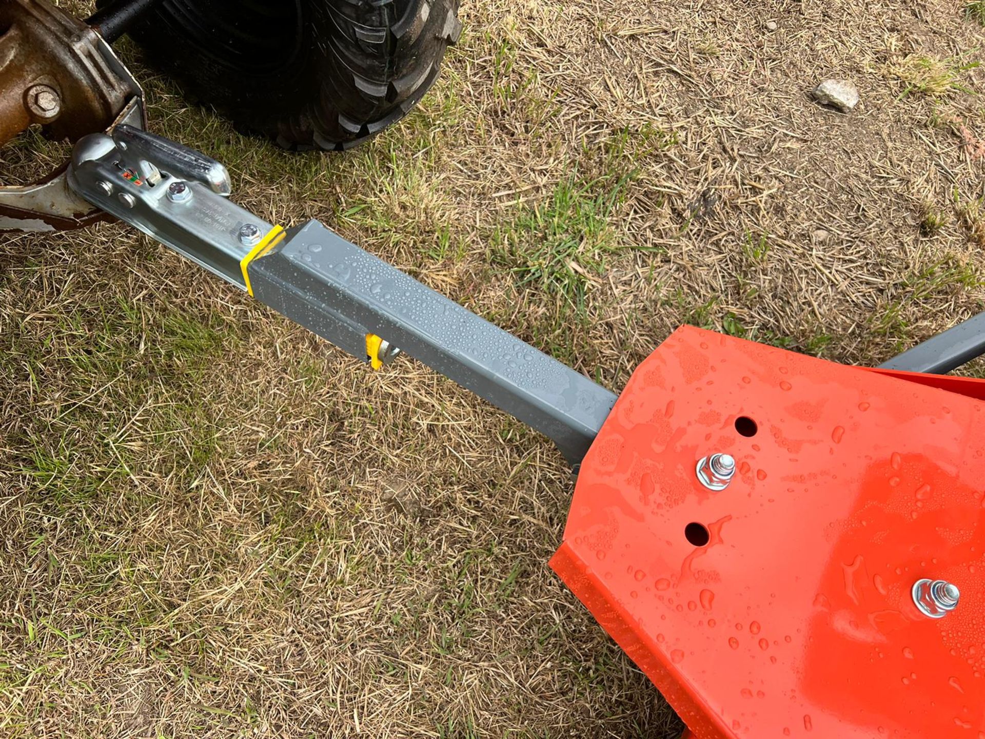 NEW AND UNUSED 1.2 METRE SINGLE AXLE FLAIL MOWER *PLUS VAT* - Image 9 of 12